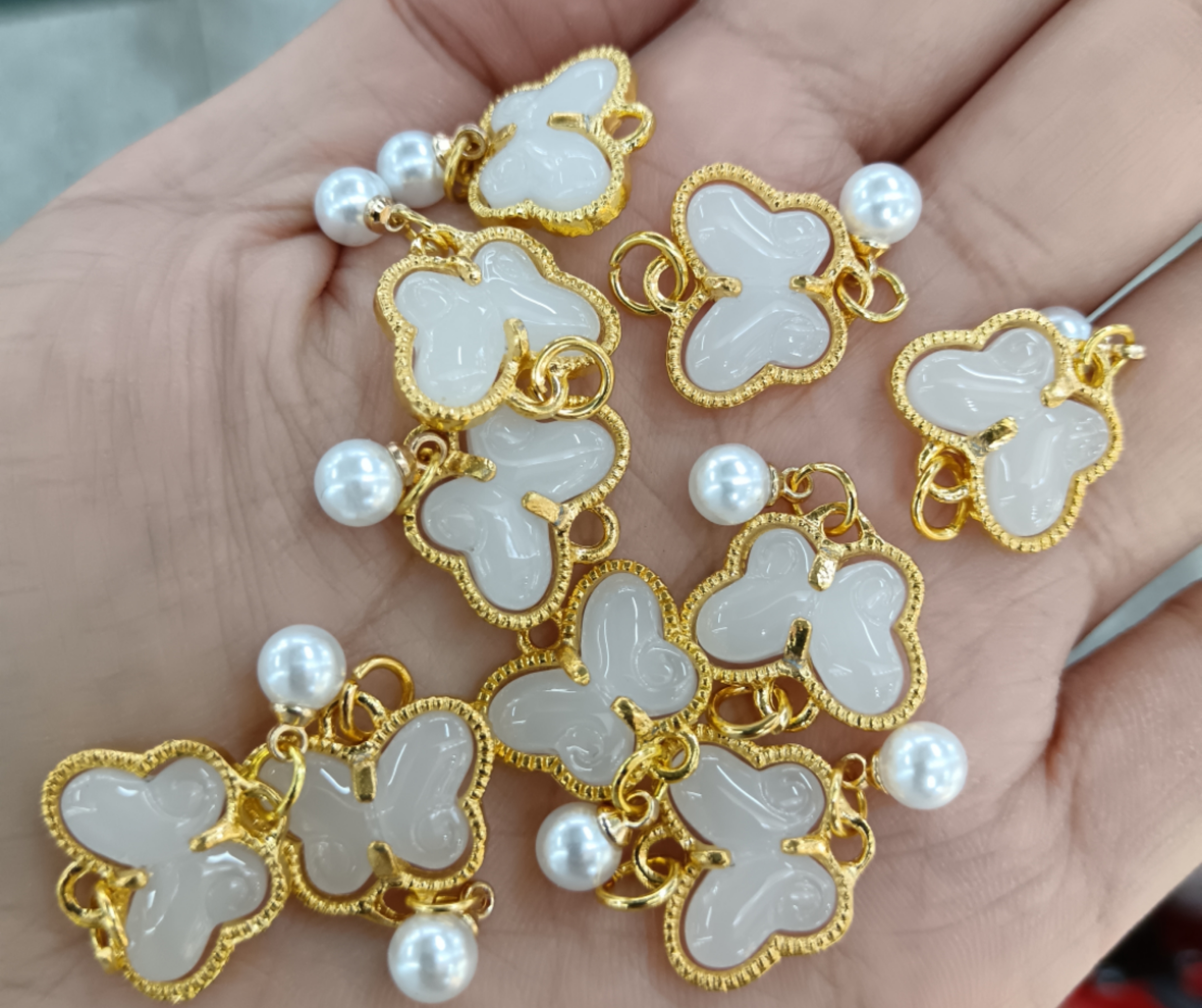 diy gold and jade imitation glass butterfly pendants, bracelets, necklaces, earrings, hairpins, pendants and accessories wholesale details Picture