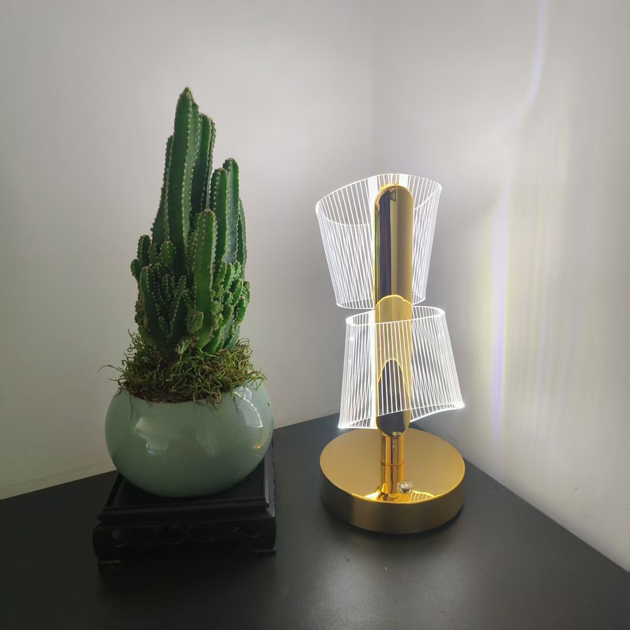 Acrylic desk lamp charging desk lamp, cross-border bestseller, charging night light, foreign trade bestseller detail image 8