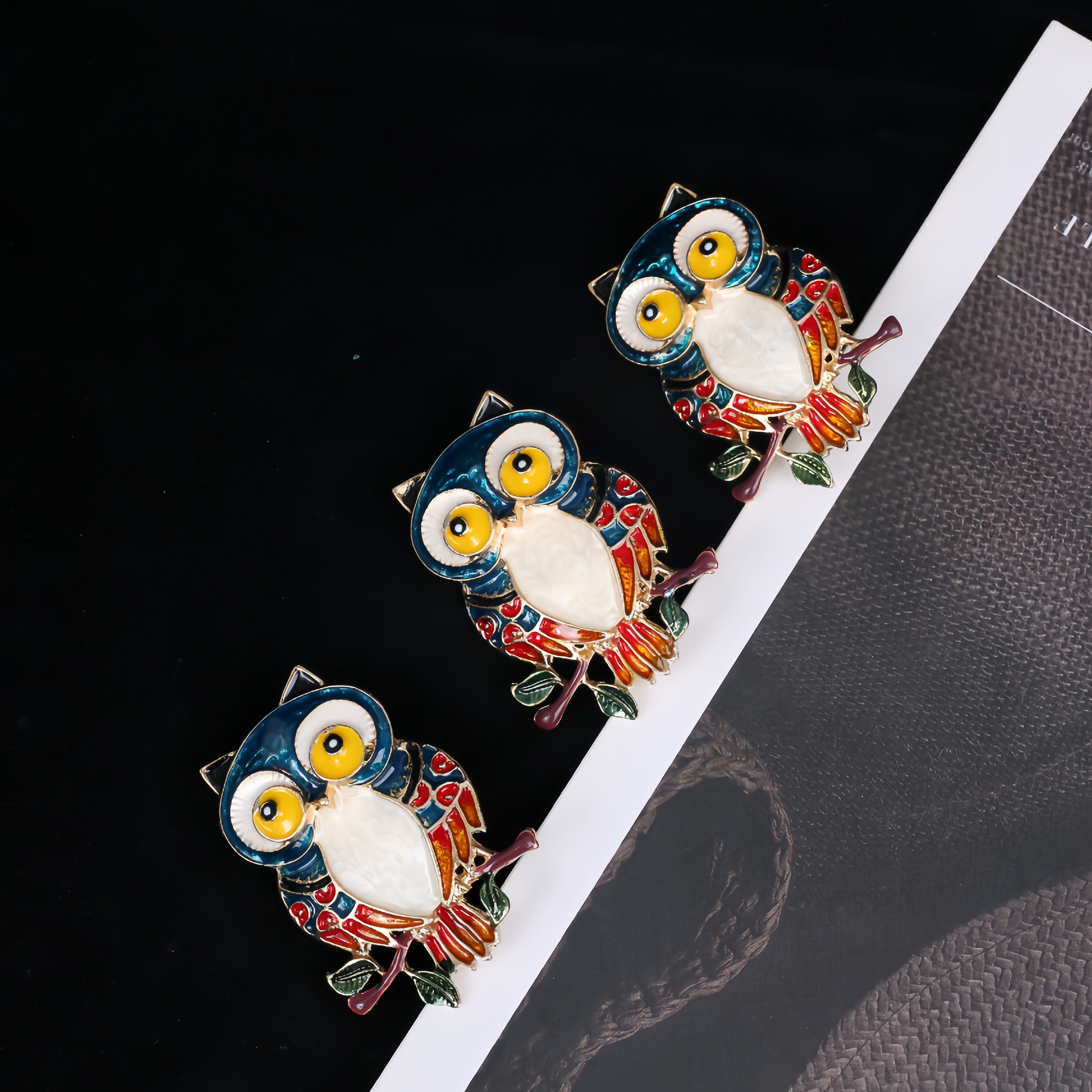 银饰胸针/胸针/滴油徽章/滴油胸针徽章/胸针女士收腰时尚细节图