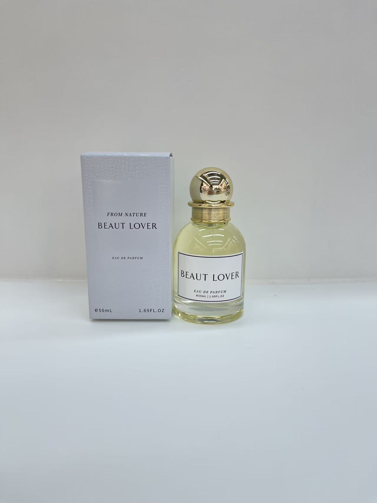 50ml Perfume Top notes: Rose Pink Pepper Middle Notes: Rose Raspberry Flower Base Notes: Papyrus amber