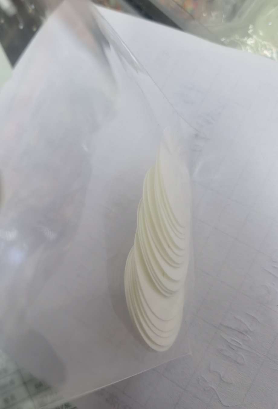 25mm edge hole, glossy off-white sequins, suitable for various accessory sequins such as clothing, lace, footwear, halter straps, tassels, handicrafts, earrings, pendants, etc. Jincan 200 pendant accessories detail image 2