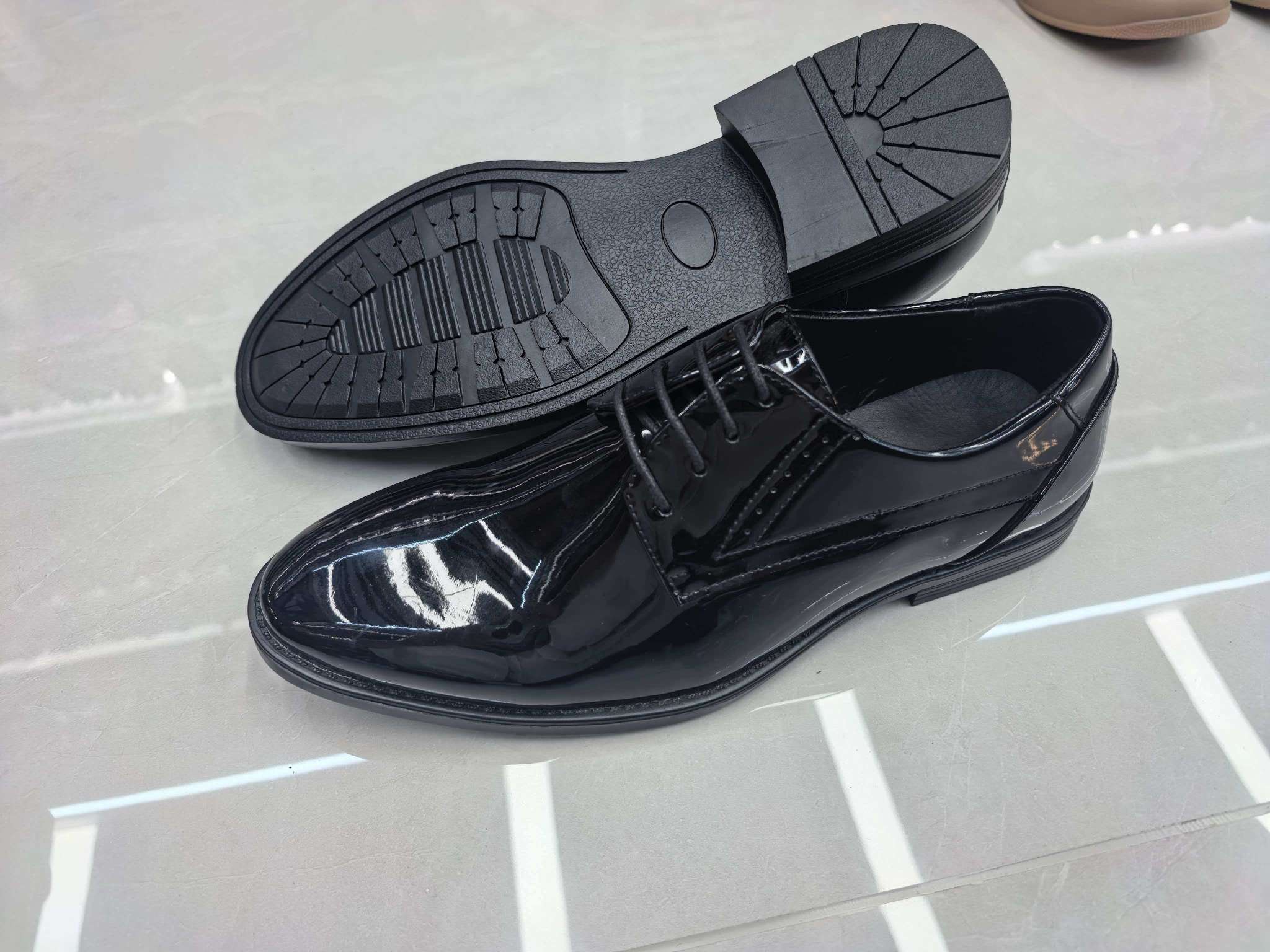 男式休闲单鞋夏季透气舒适男鞋空军尾货 ShoesPU