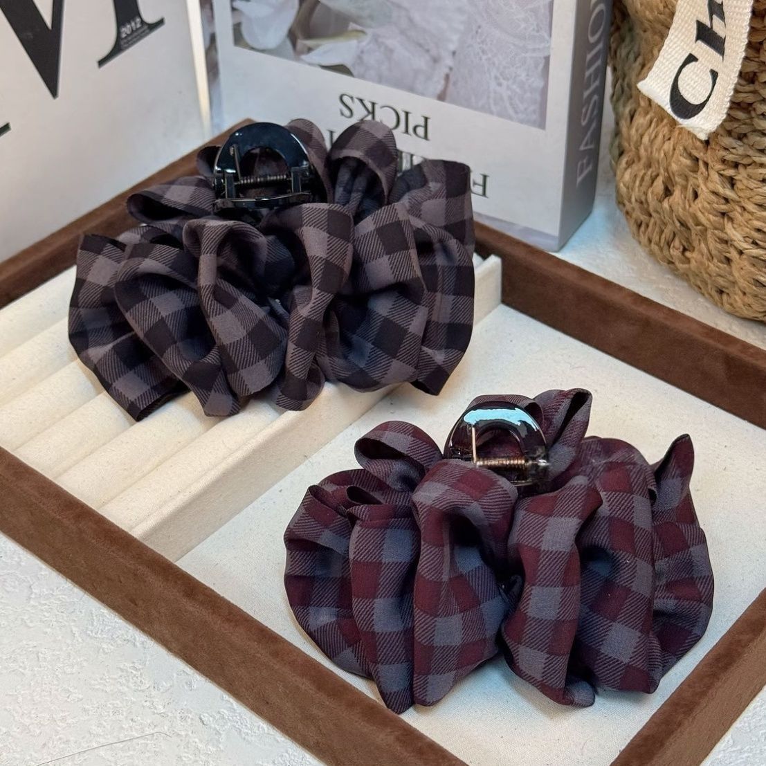 Korean-style checkered cloud bubble gripper, versatile and stylish. Korean-style shark gripper, the same checkered hair clip accessory as the Internet celebrity detail image 5