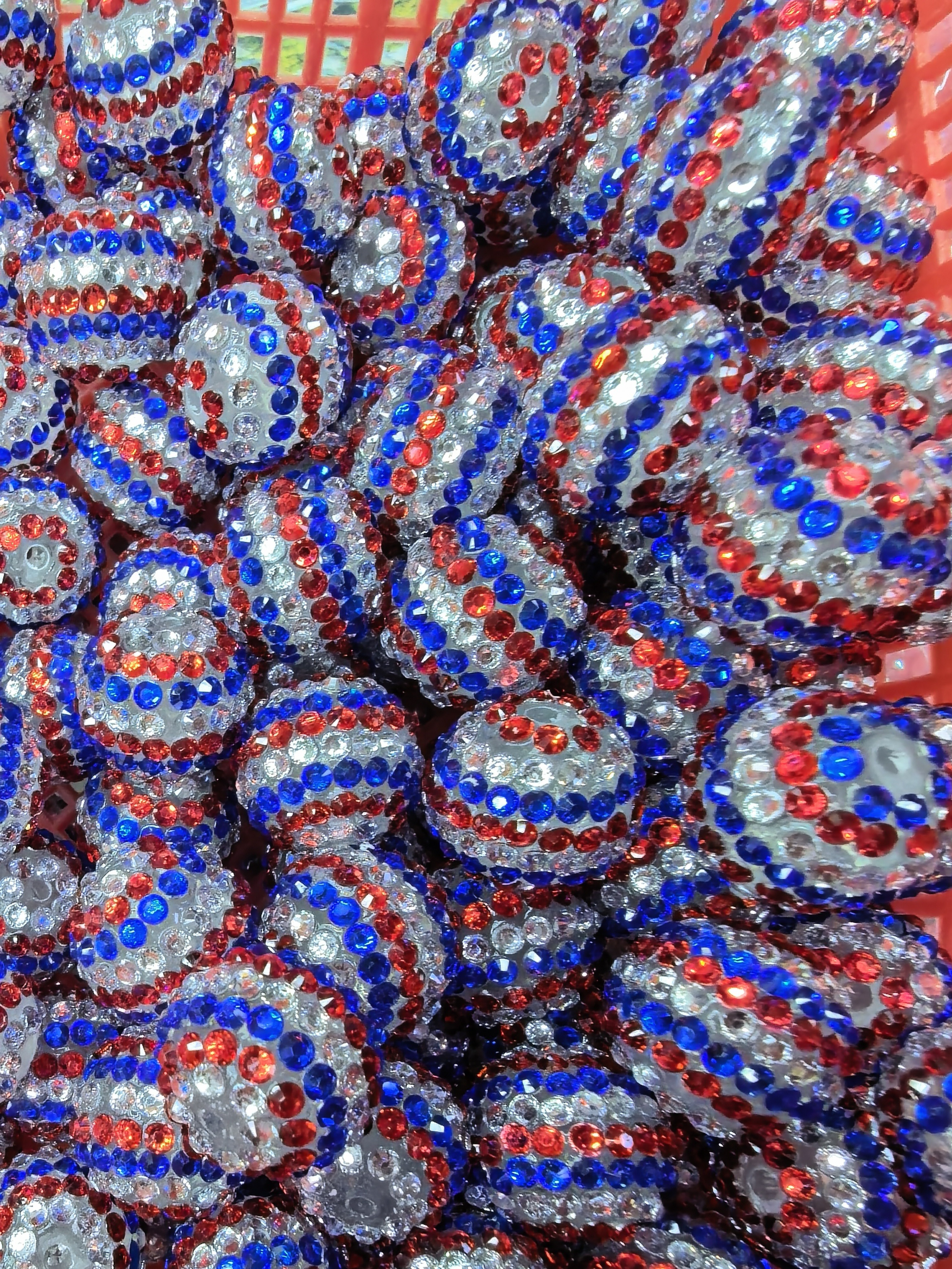 手机链配件、背包链配件、服饰配件。