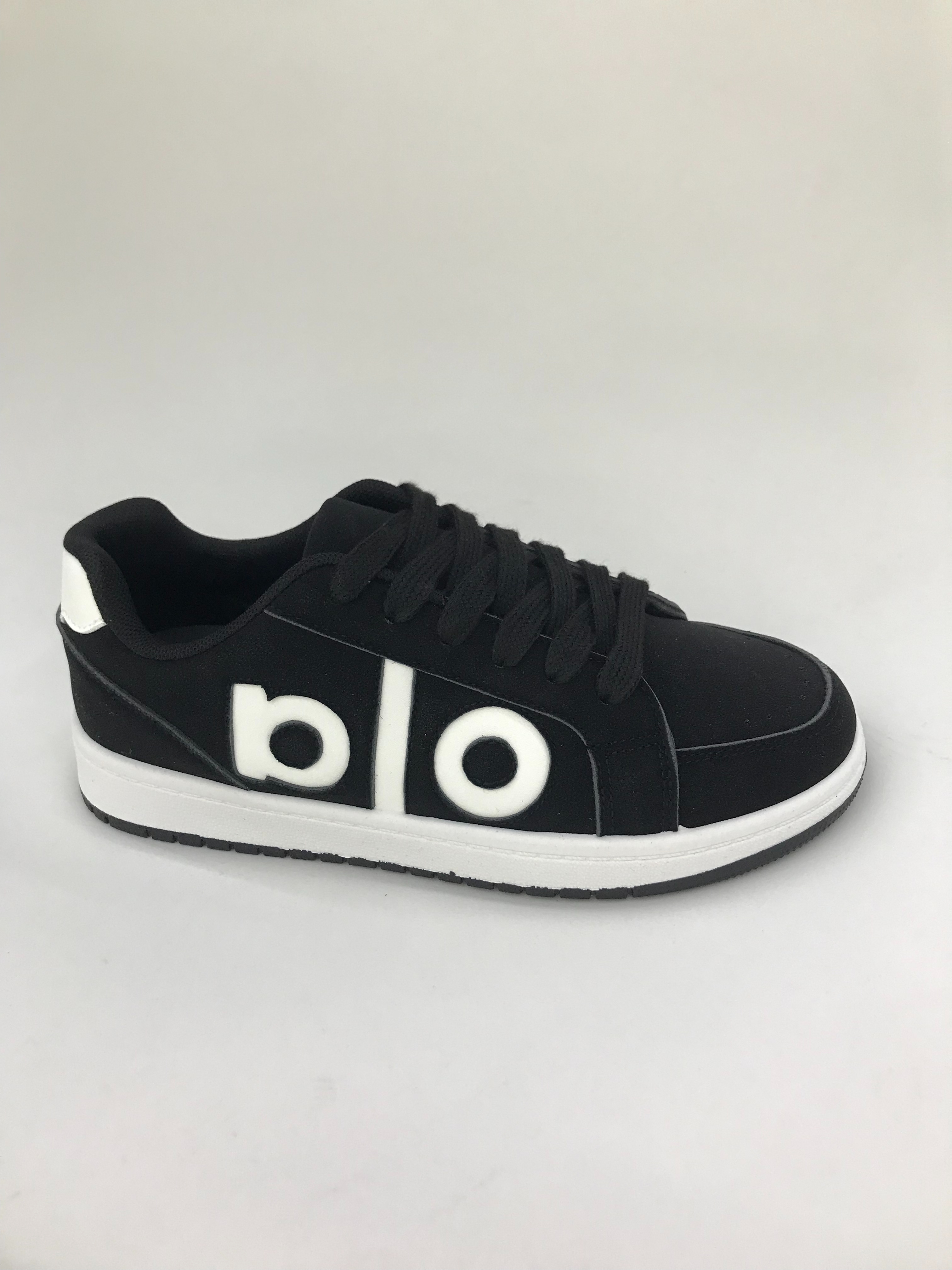 Women's casual shoes are breathable and comfortable in summer. Men's sports shoes are lightweight, anti-slip and wear-resistant Item Picture