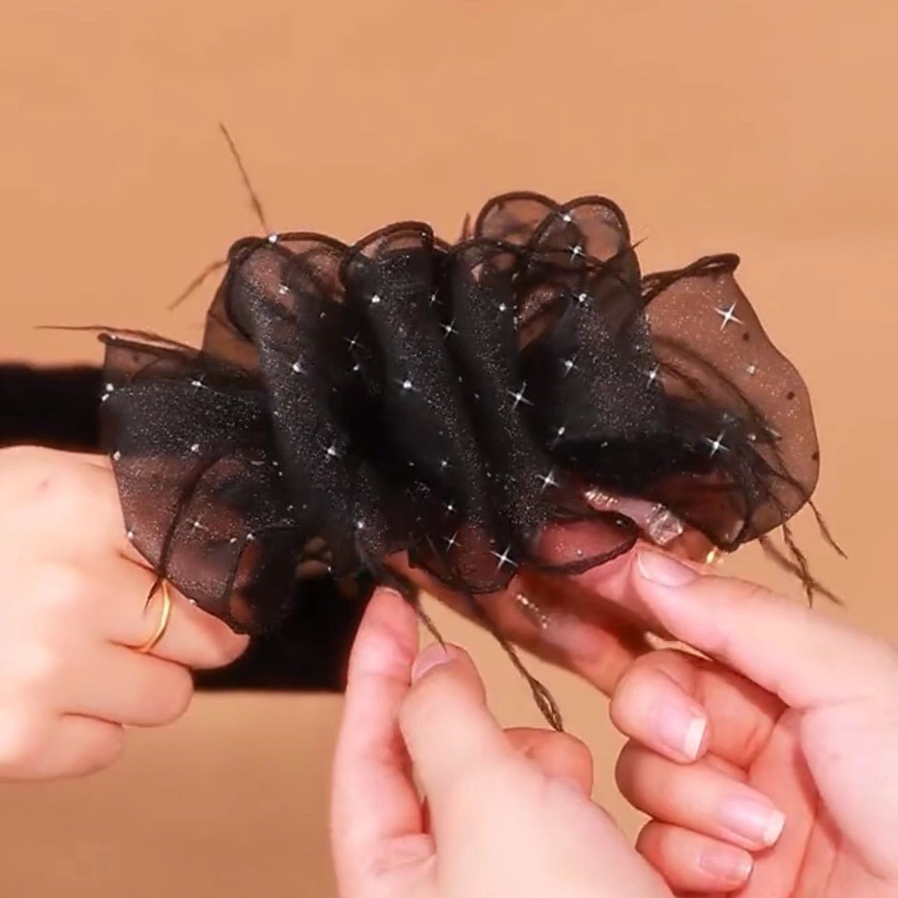 Full Sky Star hair clip, high-end feather claw, 2025 new shark clip headwear, back of the head, elegant clip hair clip, hair accessory detail image 6