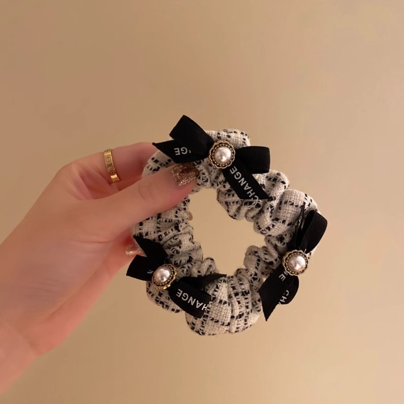 Xiaoxiang-style French-style pig intestine hair band, high-end hair tie, high-elasticity rubber band, women's hair bun, hair accessory, hair accessory details Picture
