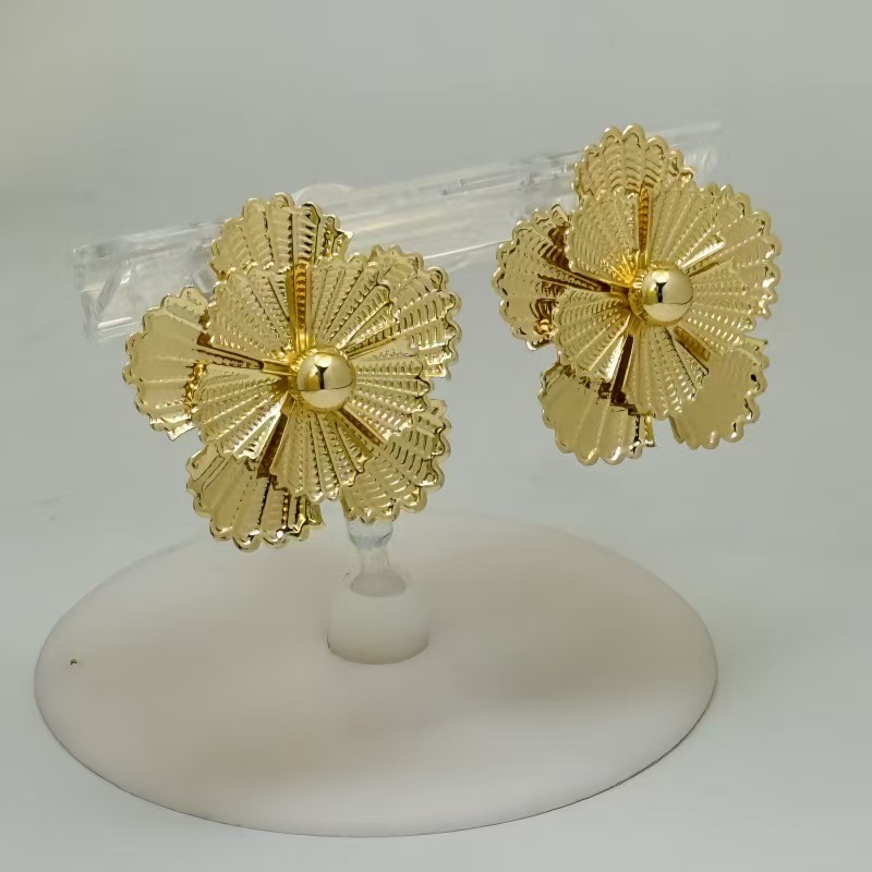 Cross-border jewelry earrings and earrings, women's fashion, retro and simple design, fashionable for commuting details Picture