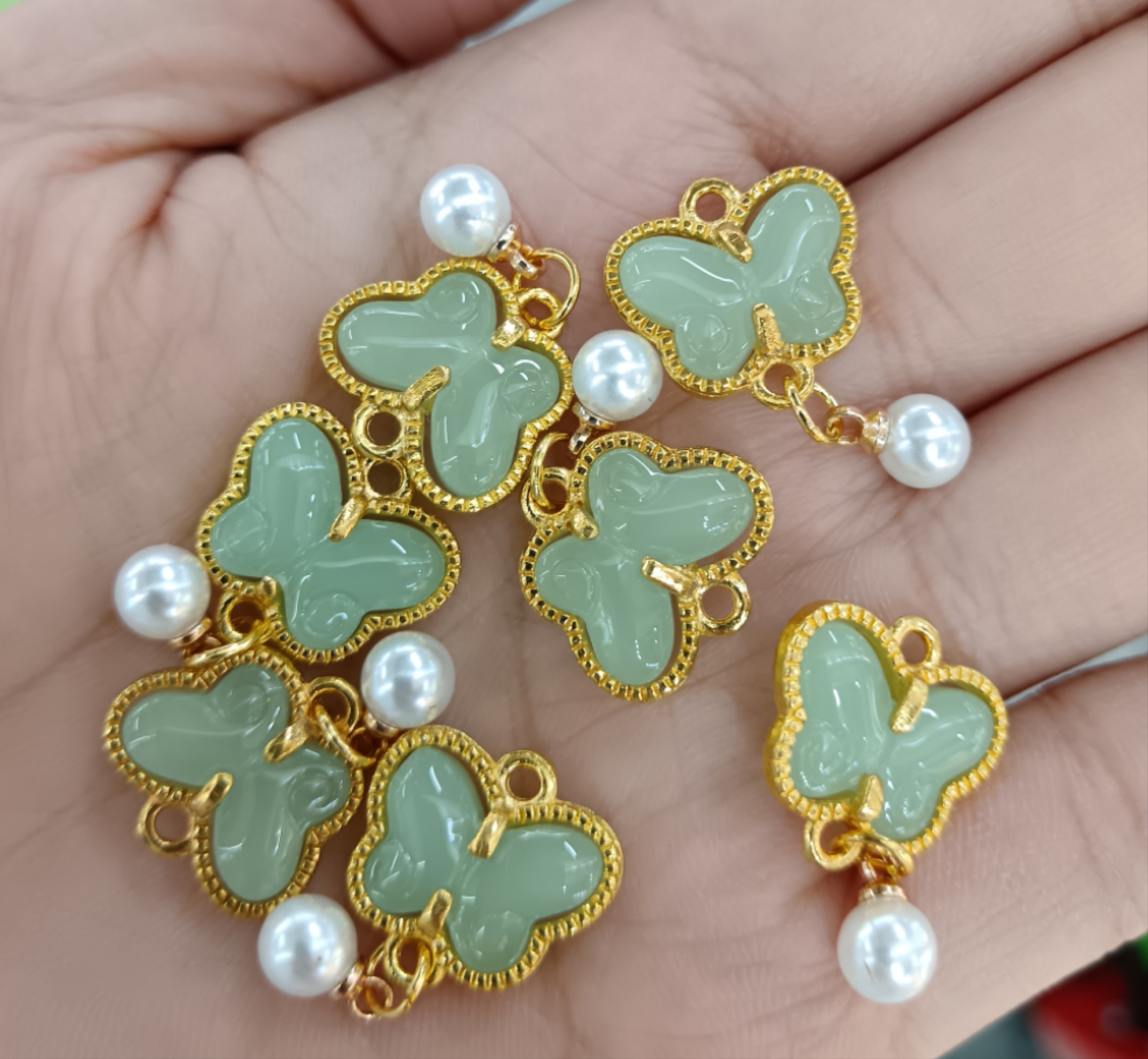 diy gold and jade imitation glass butterfly pendants, bracelets, necklaces, earrings, hairpins, pendants and accessories wholesale Specification image