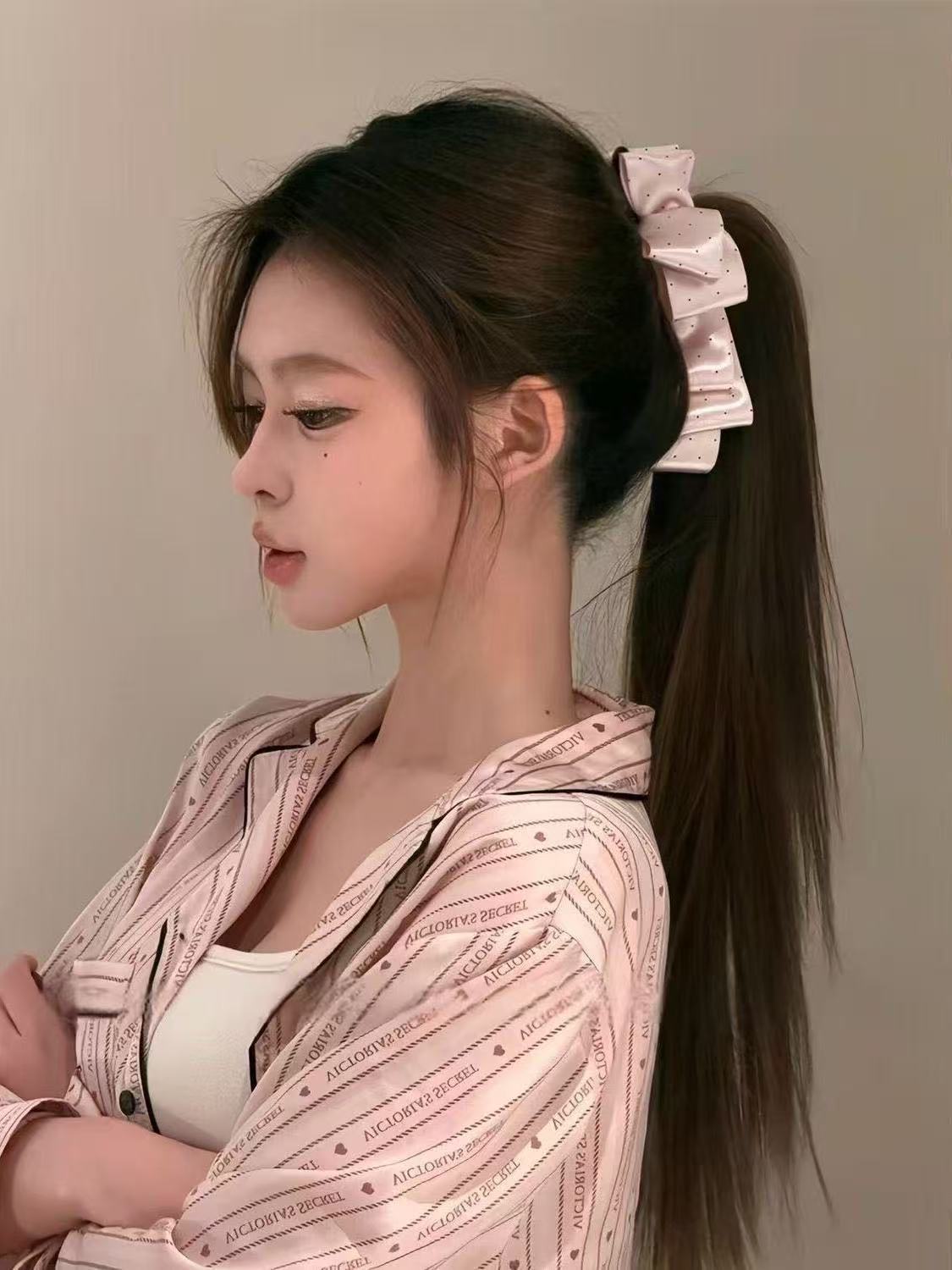 韩系春季新品高级感缎面波点香蕉夹女后脑勺发夹头饰马尾夹竖夹发饰抓夹