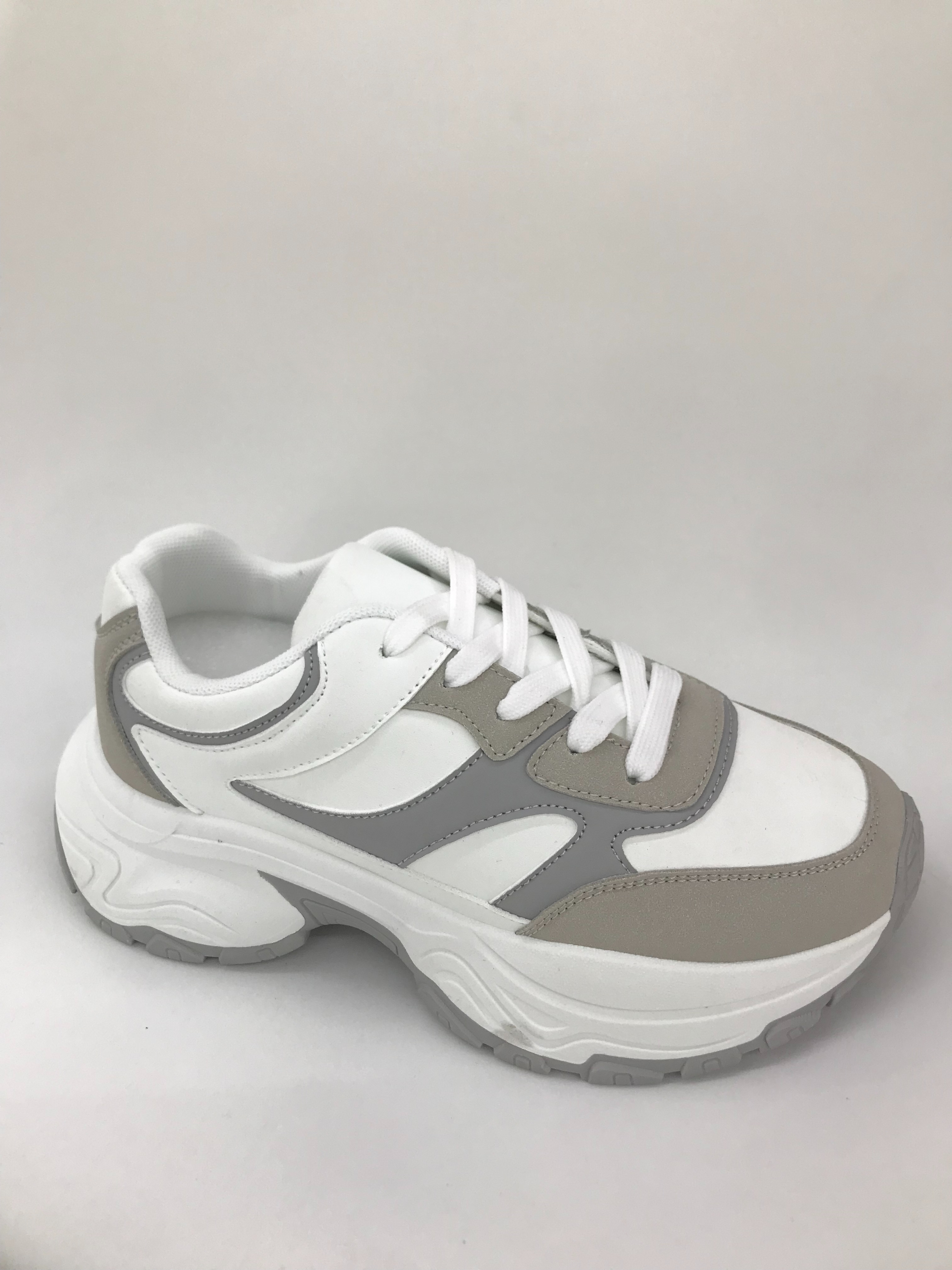 Women's summer casual sports shoes are breathable, comfortable, lightweight and anti-slip Application Scenario