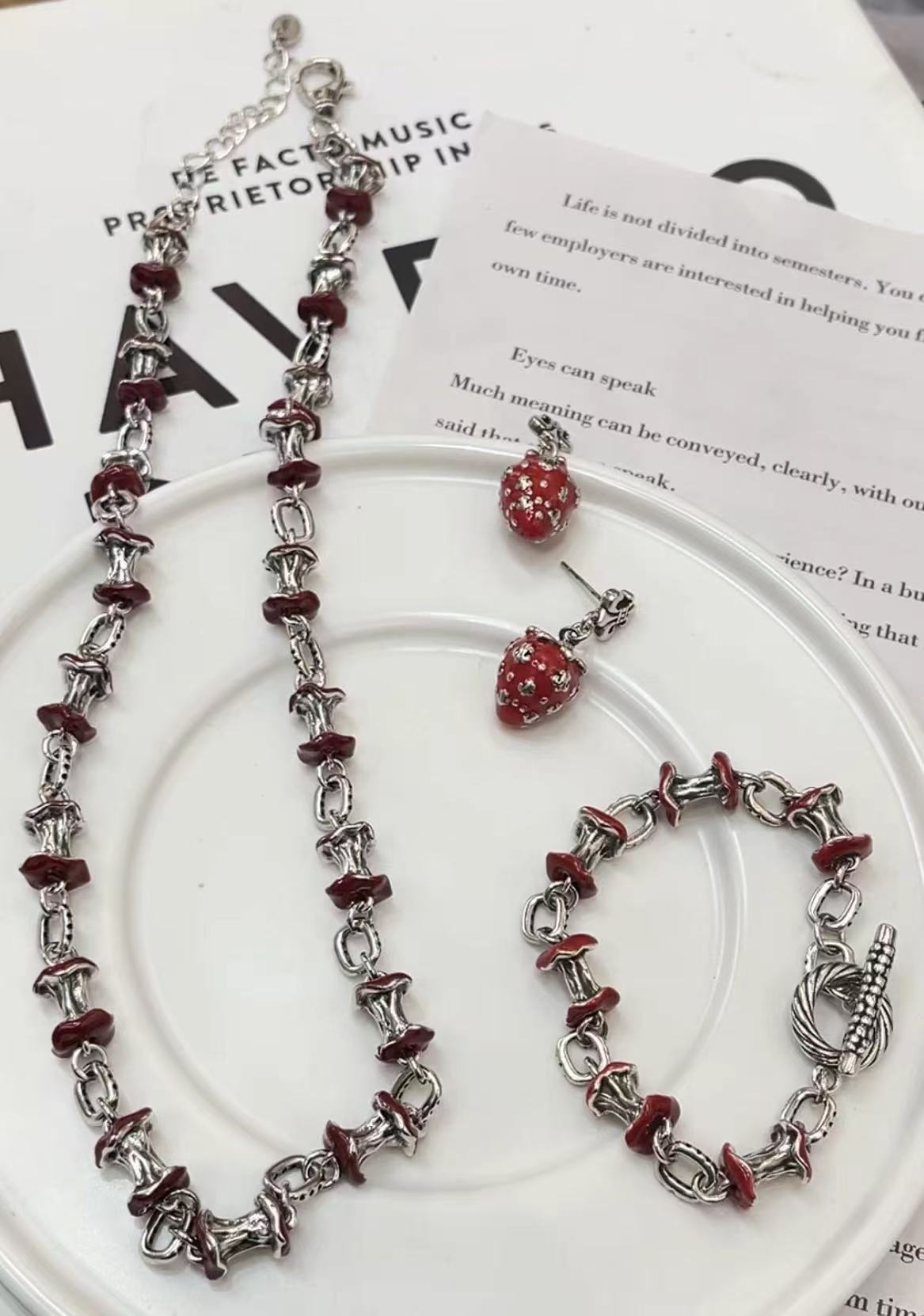 店主自留银饰复古做旧锤纹设计苹果核手链小众设计时尚百搭链饰品白底实物图