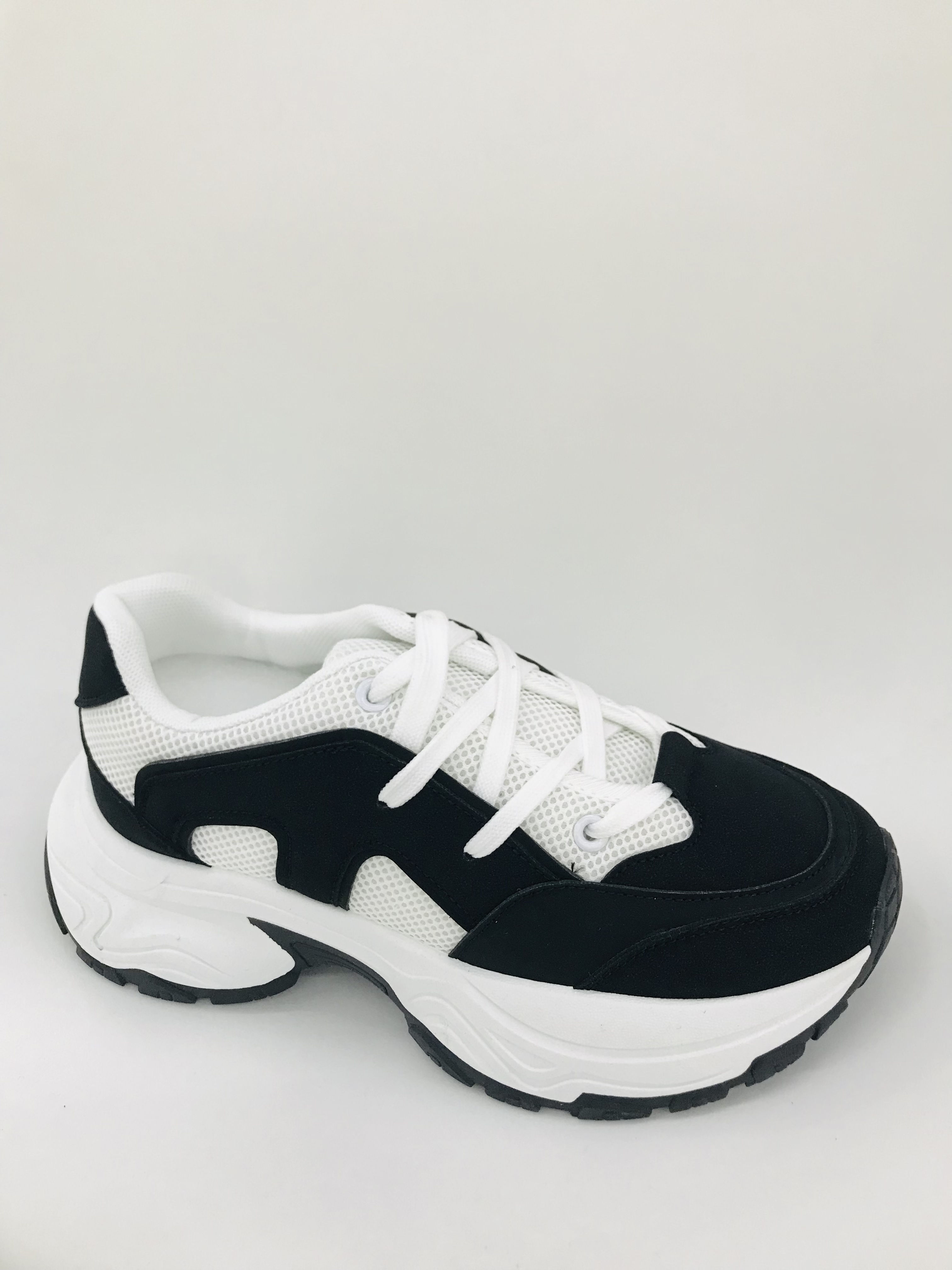 Women's summer sports shoes, breathable, comfortable, lightweight and anti-slip running shoes full figure