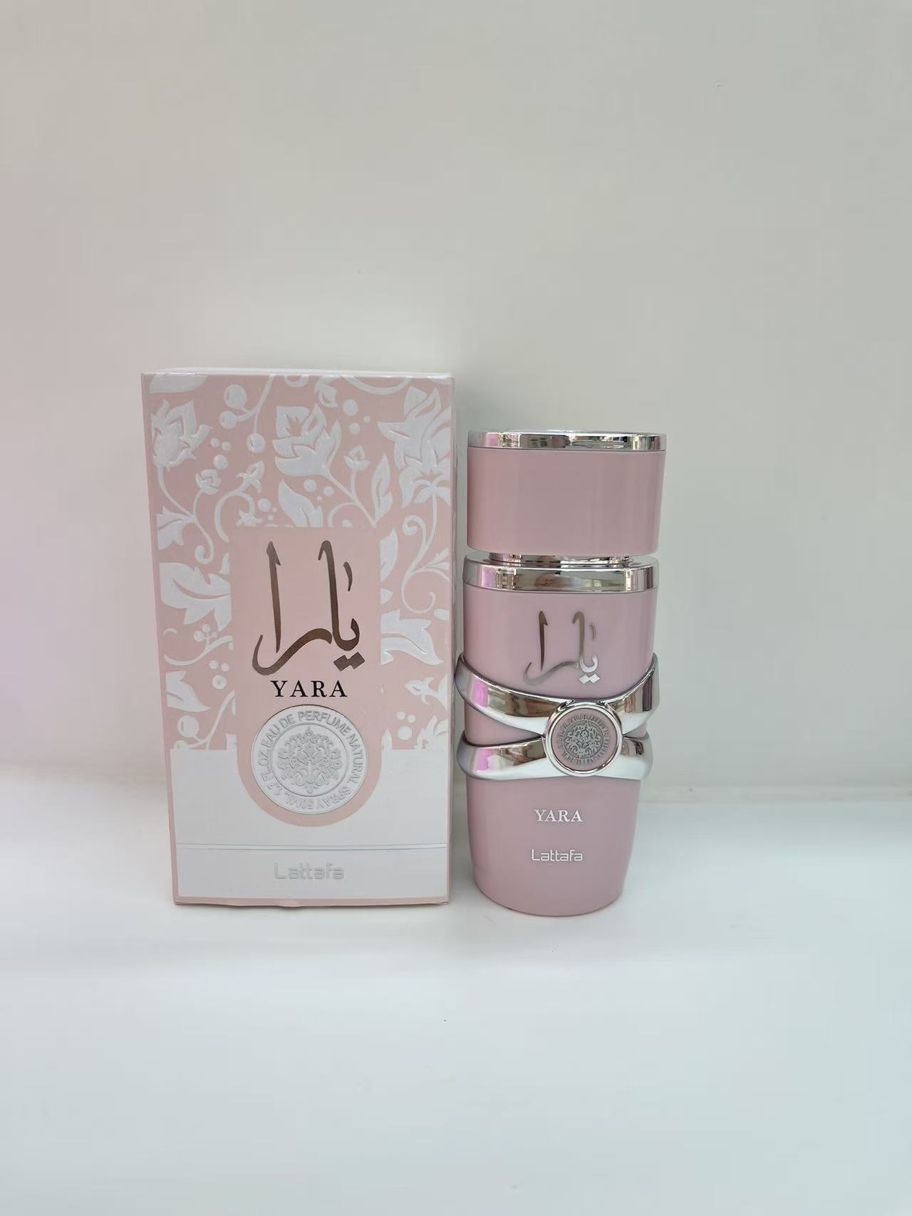 YARA perfume features an elegant design and exquisite packaging. Its floral notes blend with elements such as vanilla, orchid, and peach. It has a hint of plant fragrance in its milky scent, leaving a long-lasting aroma. The style is fresh and soft details Picture