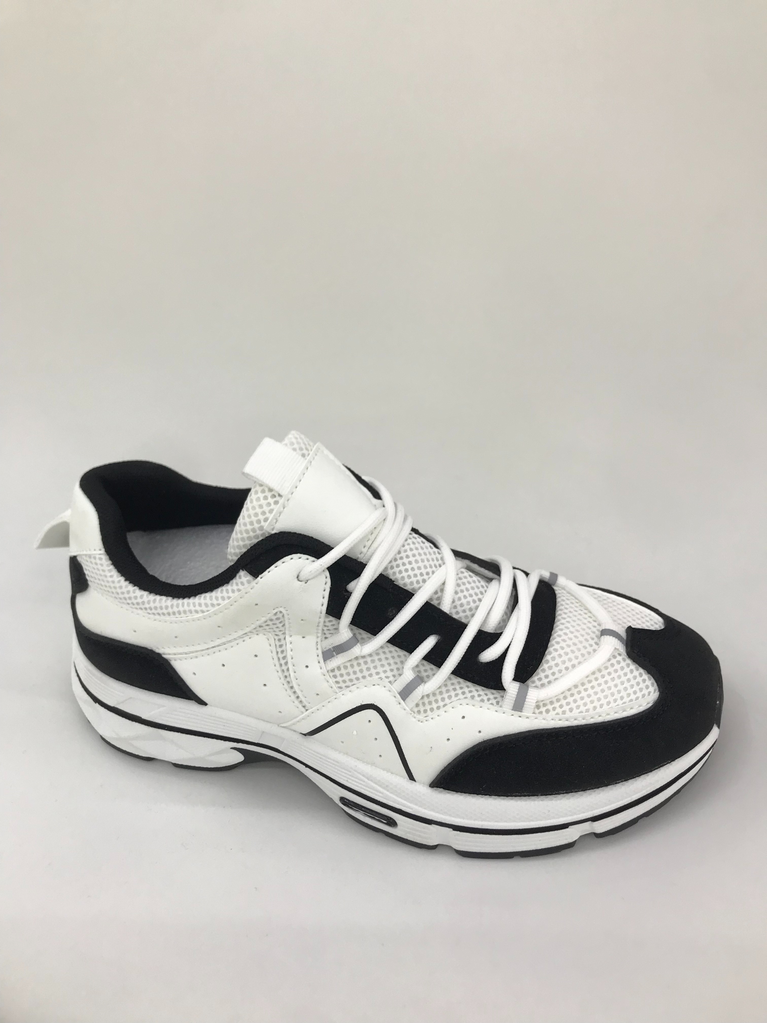 Fashionable and trendy netted women's shoes, comfortable and breathable sports shoes with thick soles full figure