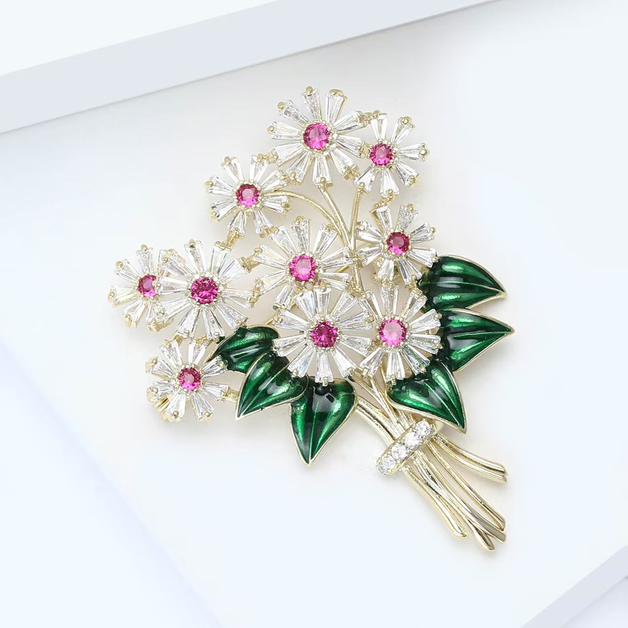 Cross-border Korean forest-themed light luxury Daisy bouquet brooch, micro-inlay zircon, personalized and versatile brooch dress, corsage accessory Item Picture