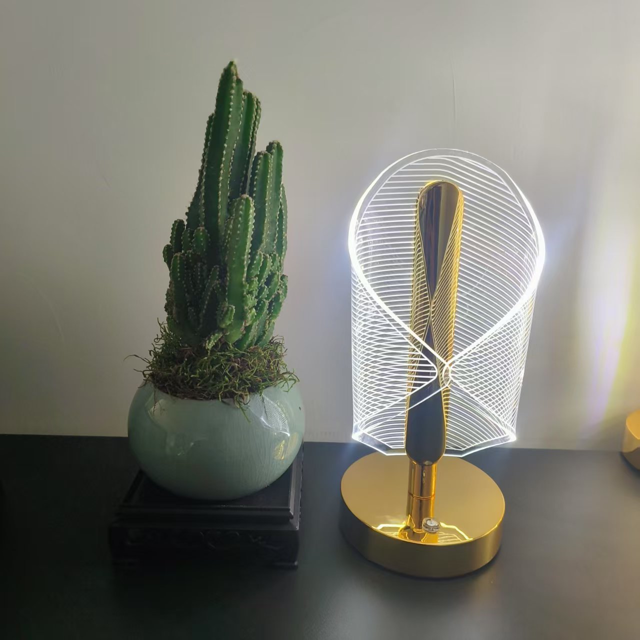 Acrylic desk lamp charging desk lamp, cross-border bestseller, charging night light, foreign trade bestseller detail image 17