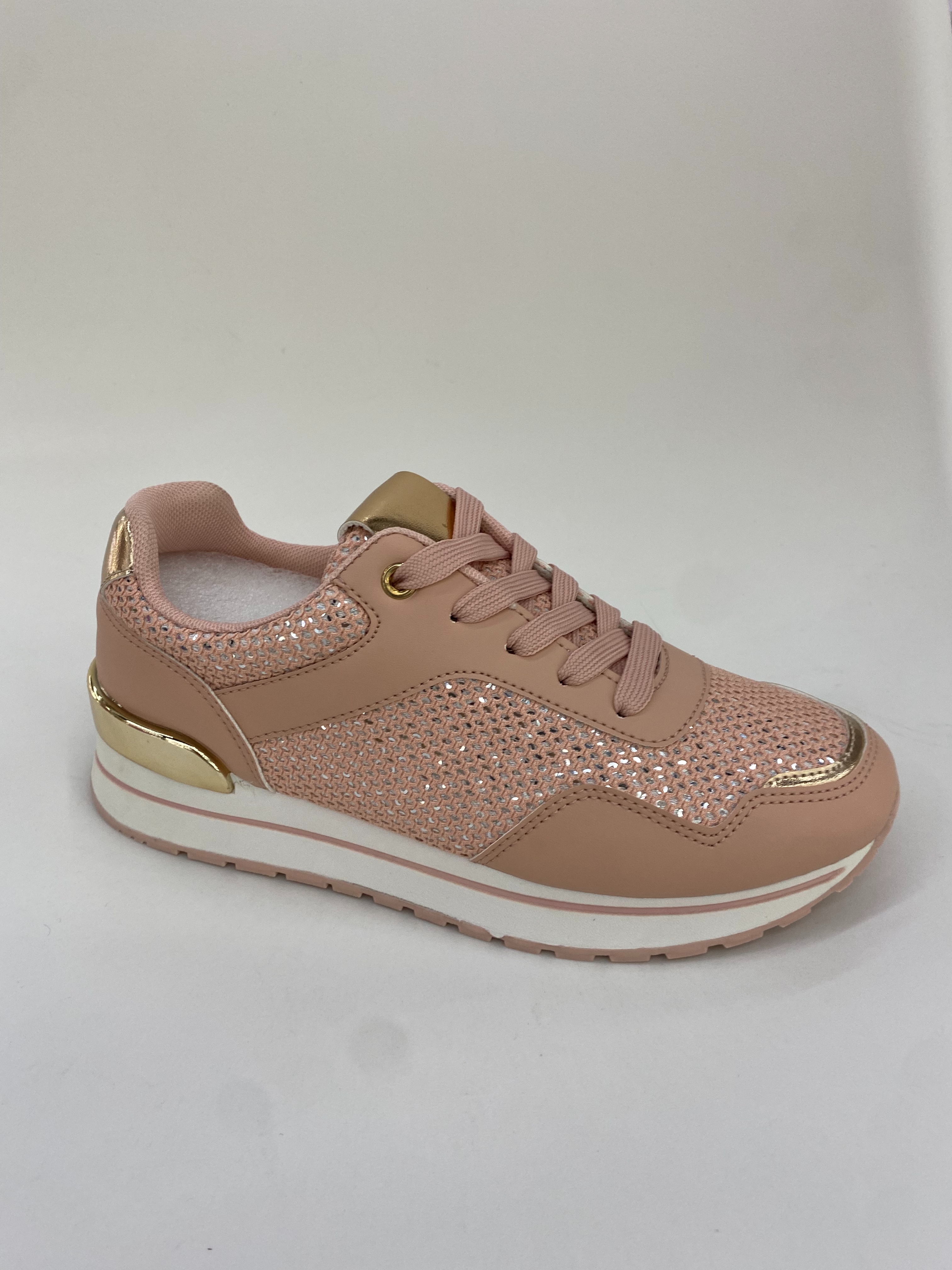The new versatile summer casual sports shoes are breathable, comfortable, lightweight and anti-slip Specification drawing