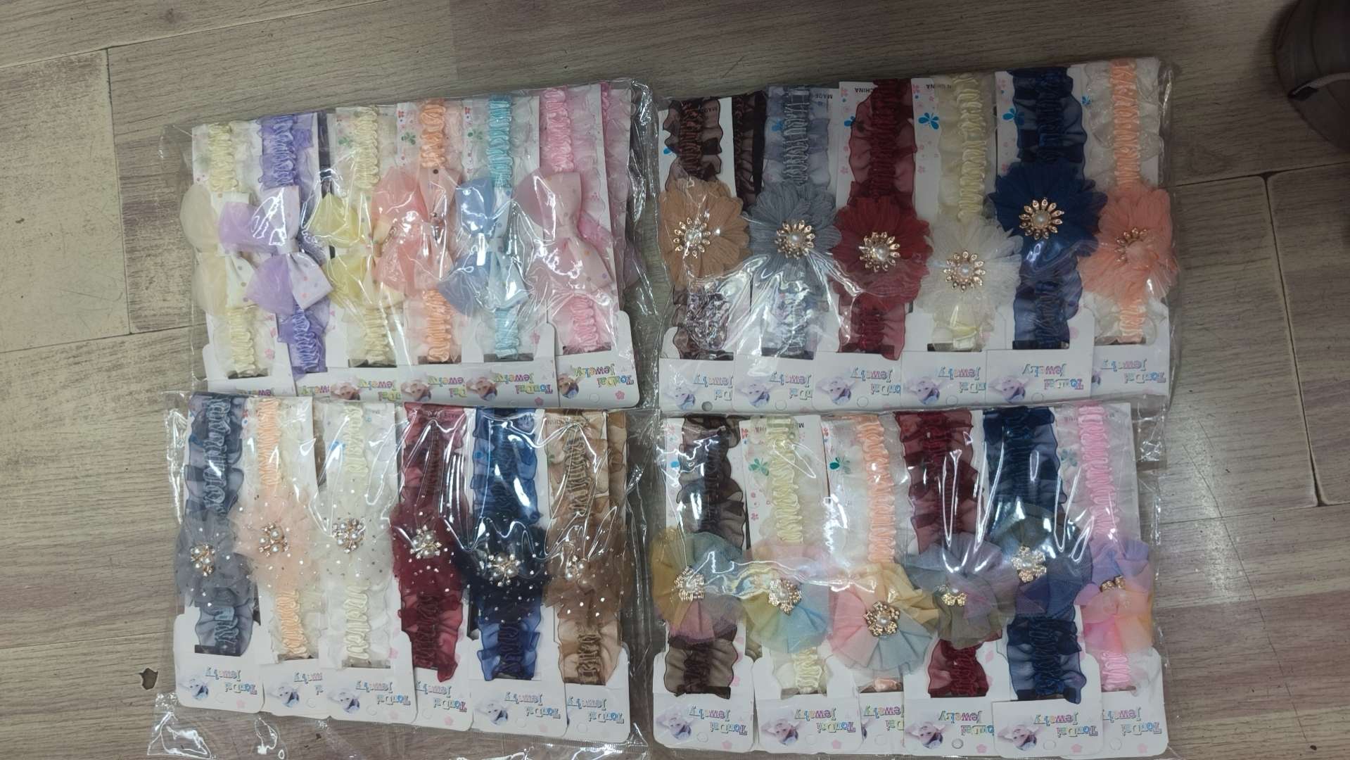 儿童发带 ，精品发饰，流行款式，款式多样，厂家直销，价格优惠，保质保量
