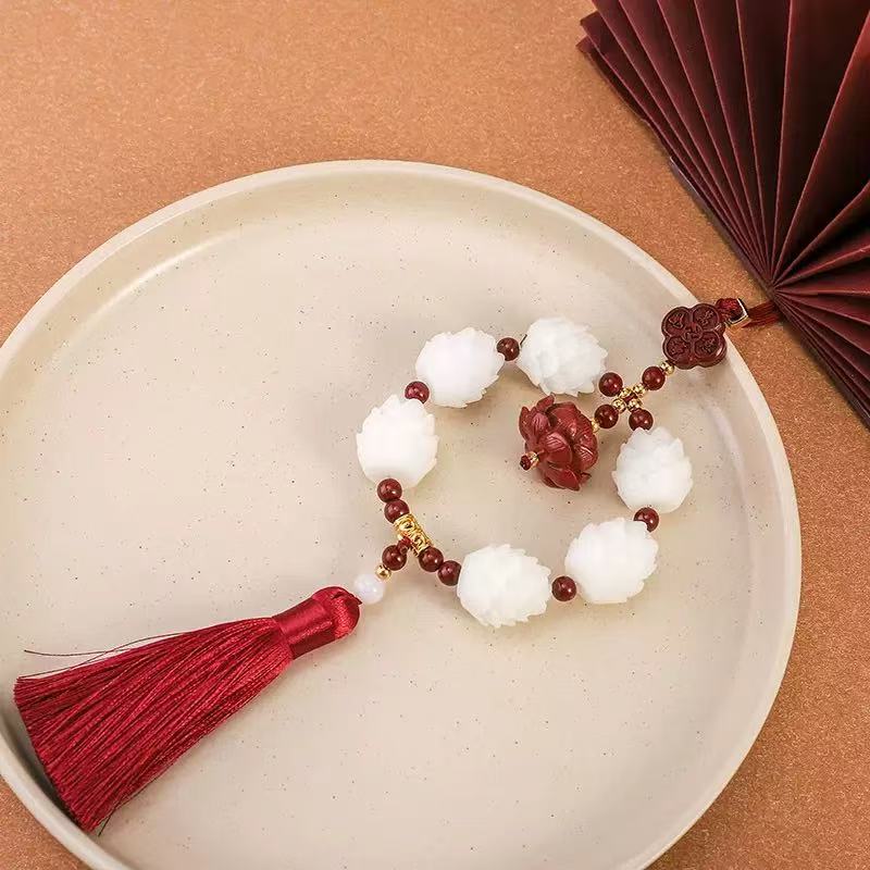 Intangible cultural heritage car aromatherapy rearview mirror pendant, color-changing roast duck car hanging decoration, car hanging accessory Item Picture