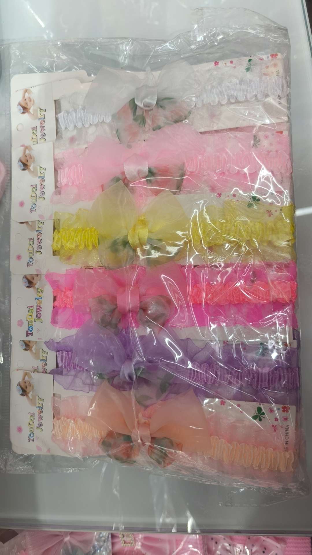 流行发带，精美绝伦，款式多样，厂家直销，价格优惠，品质保证，居家必备好品质，儿童发带