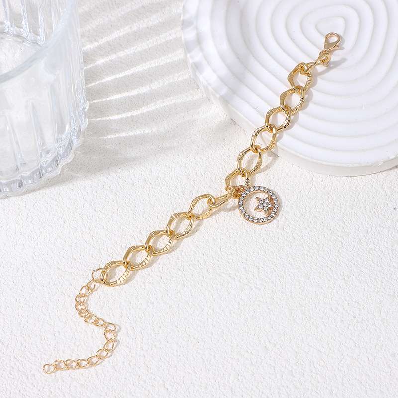 Cross-border bestseller Cuban chain bracelet, simple and fashionable accessory, five-pointed star full diamond bracelet detail image 3