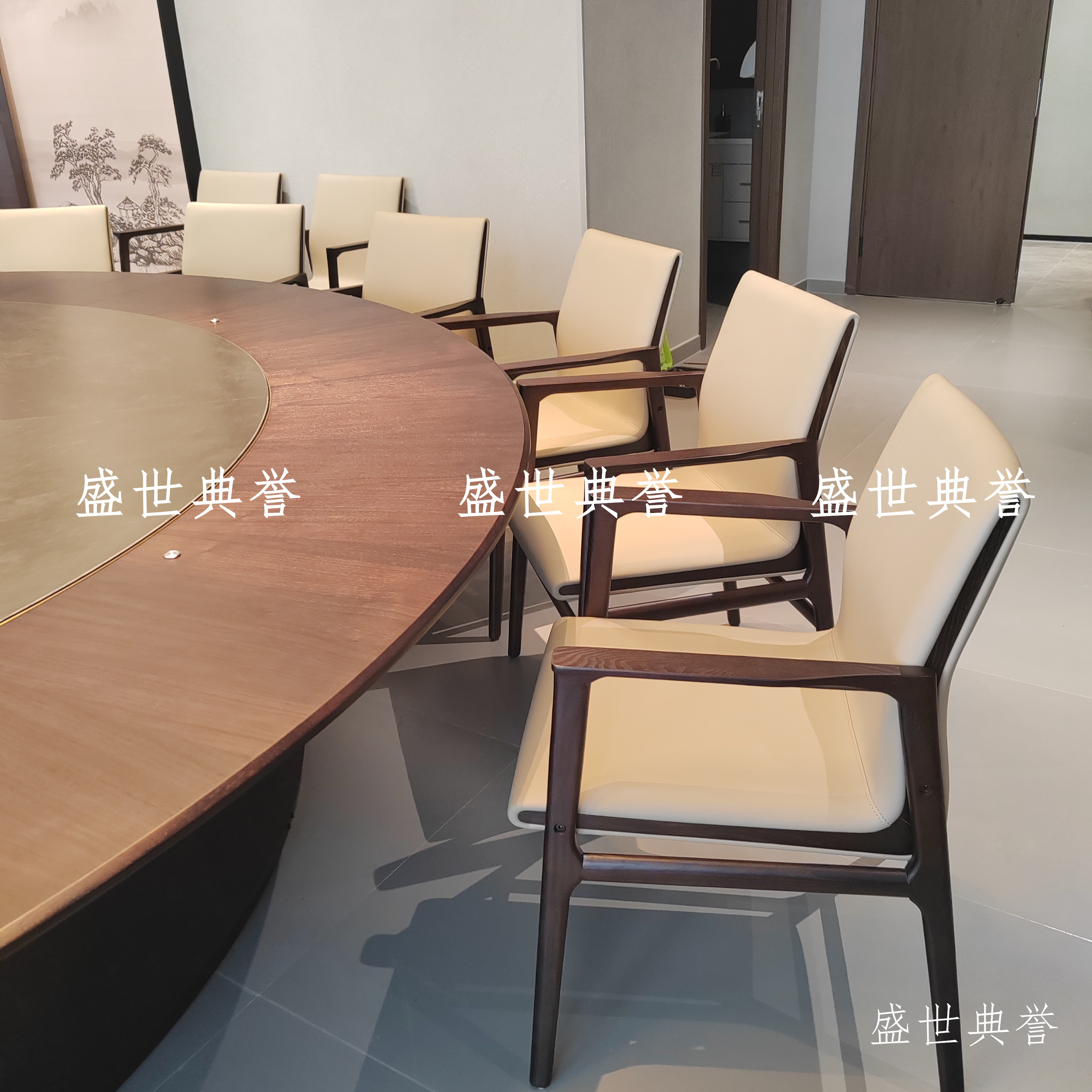 恩施度假酒店实木电动餐桌椅别墅家用轻奢实木椅会所现代轻奢餐椅