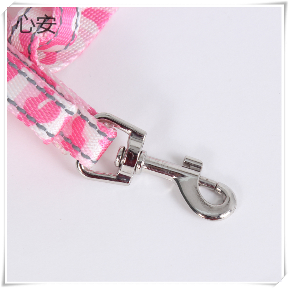 New universal dog chest and back leash, color-matched chest and back strap, cat vest style leash set Application Scenario