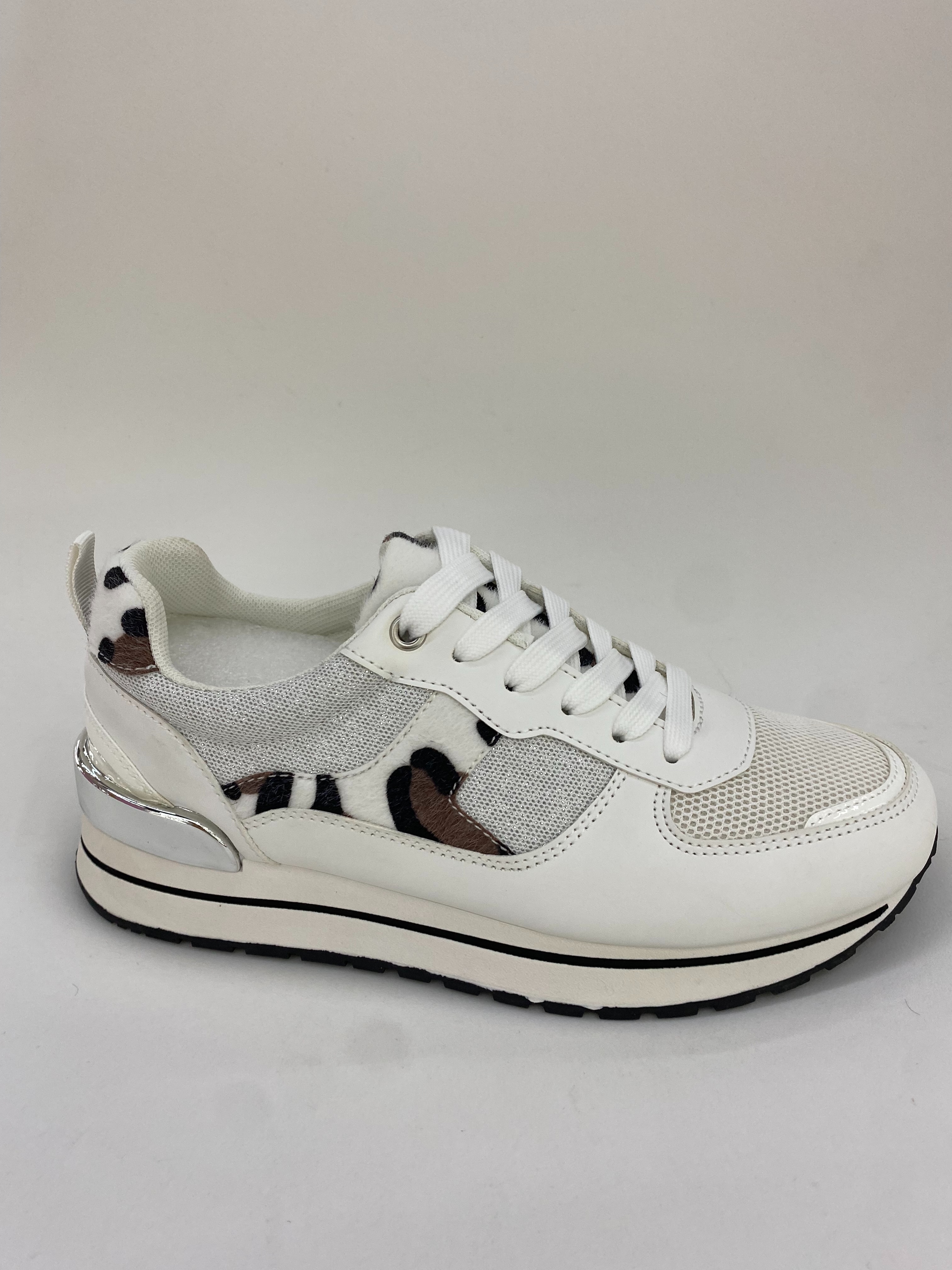 The new women's summer sports shoes are breathable, comfortable, lightweight and versatile Application Scenario