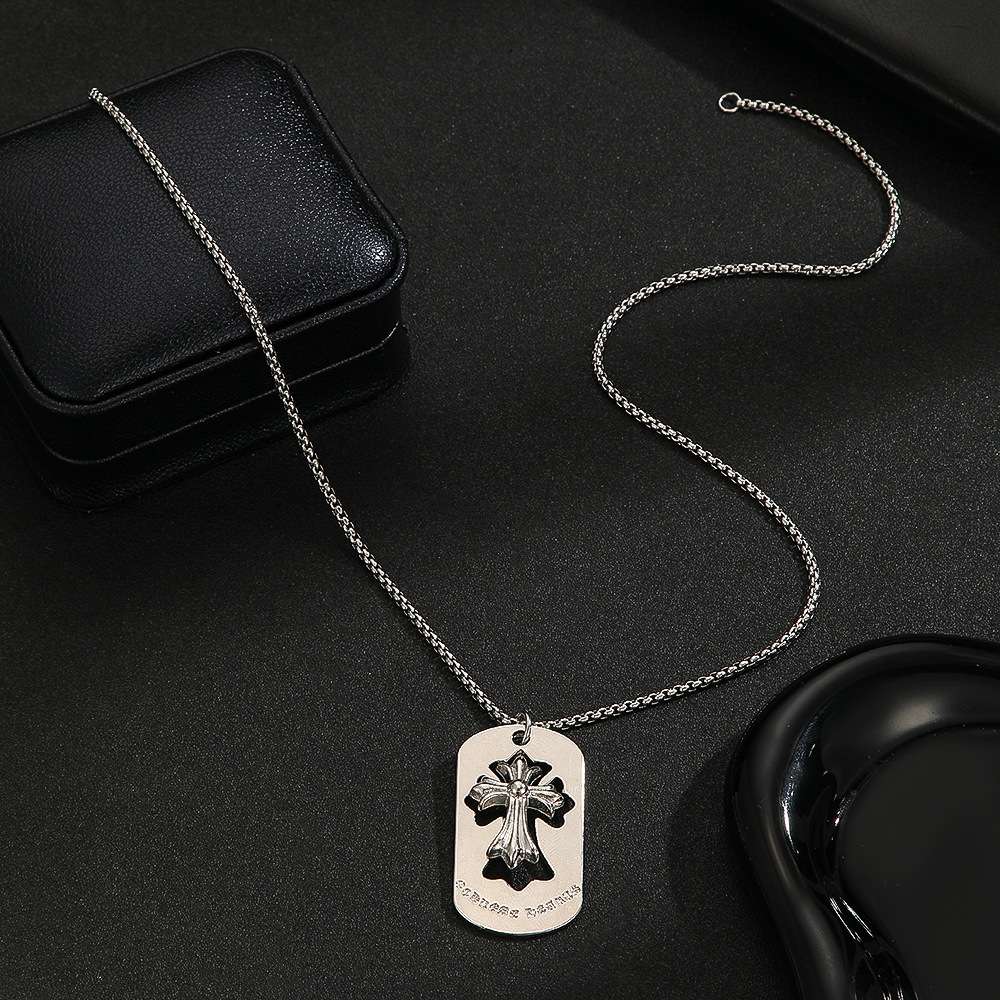 The popular CH cross necklace in Europe and America is a neutral and fashionable trend collarbone chain couple square brand pendant necklace detail image 5