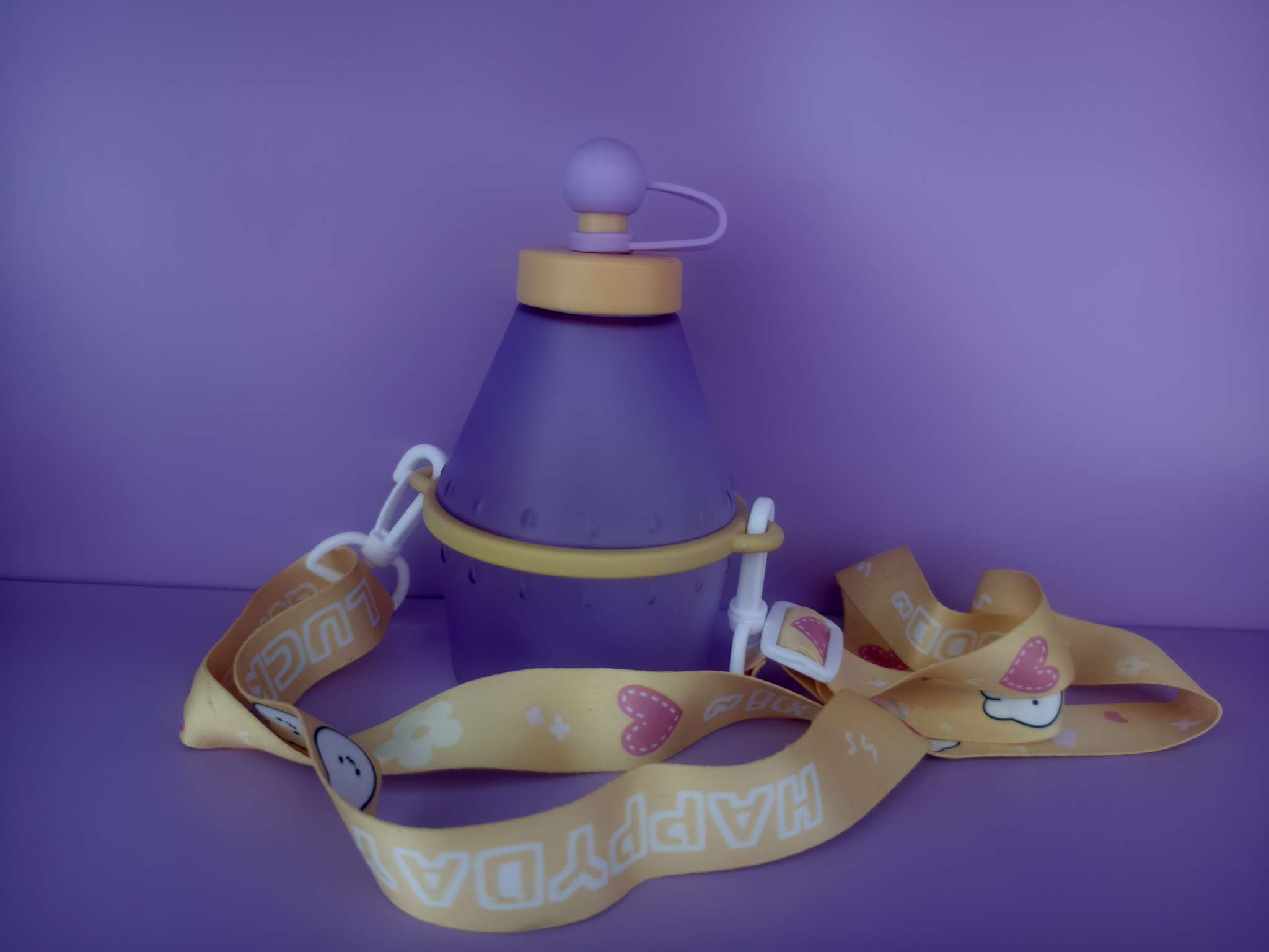 Cartoon diagonal cross children's straw cup, plastic water cup, cute leak-proof portable cup, fruit milk drink cup