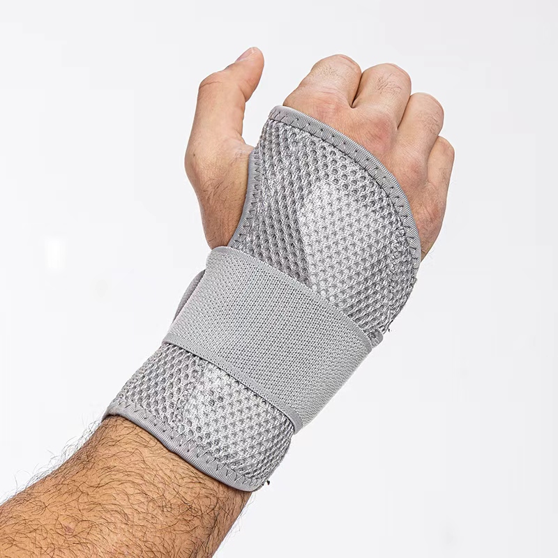 KING factory direct sales steel plate support wrist guard, detachable splint strap, wound pressure wrist guard, sports sprain fixed wrist guard Application Scenario