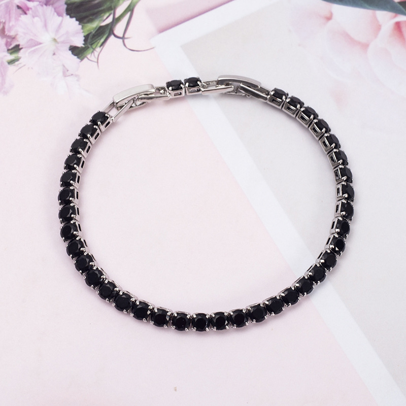 Copper micro-inlaid zircon electroplated gold non-fading chain bracelet jewelry, trendy jewelry for girls, bracelet jewelry Application Scenario