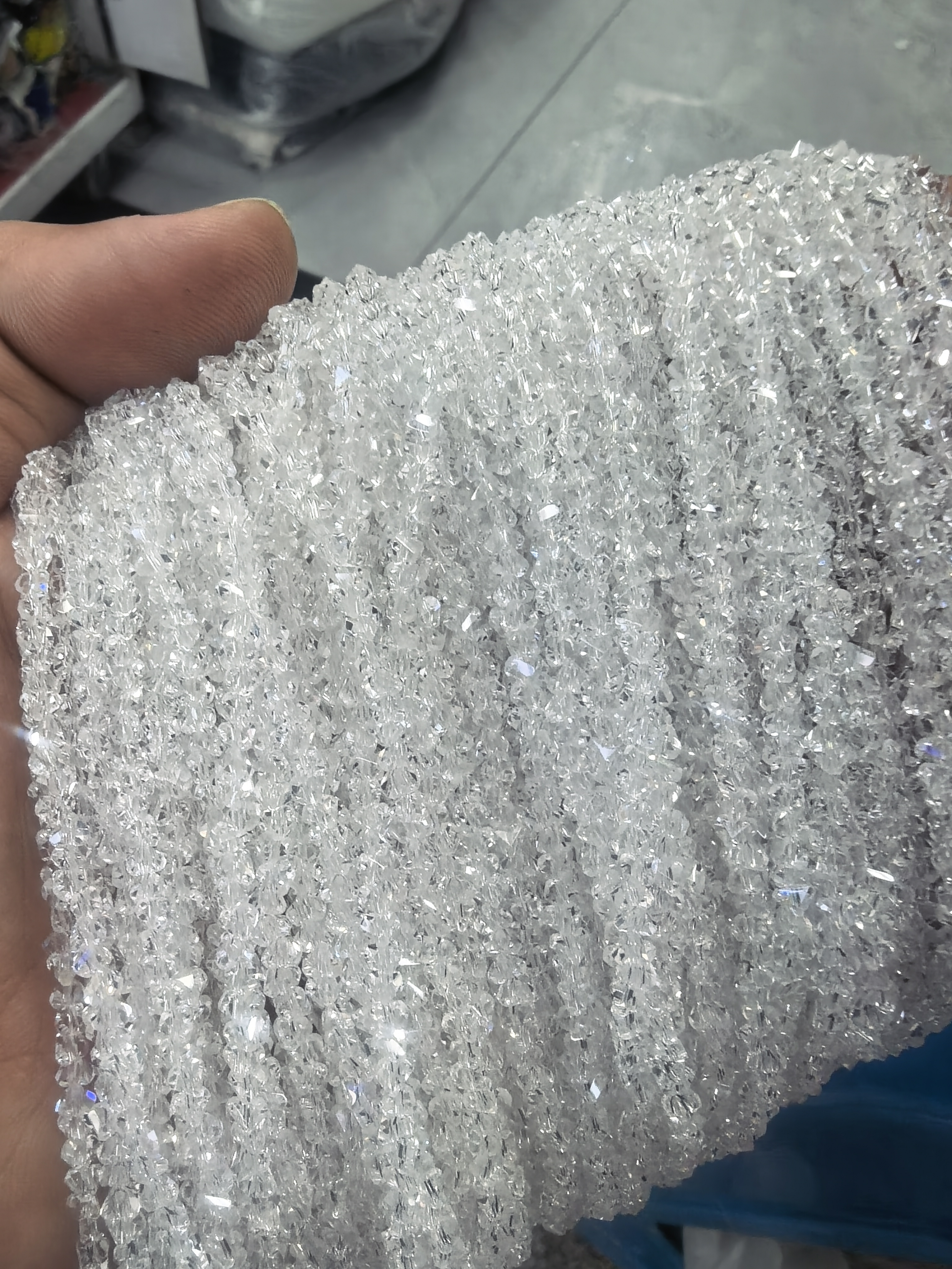 嫂子水晶卡3mm三角仿水晶白色DIY珠子仿古琉璃珠批发水晶散珠细节图