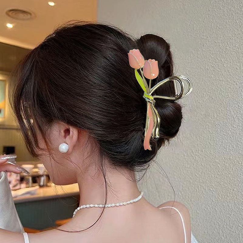 Super ethereal tulip metal flower grab clip, elegant and versatile for girls, shark clip, forest-style back hair bun, hair accessory, wedding hair accessory Specification image