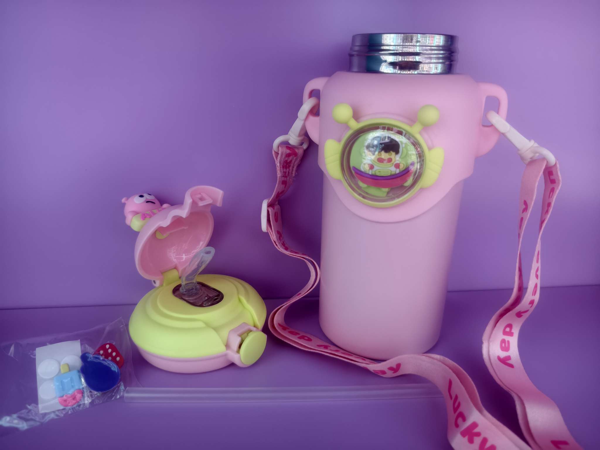 Baby student thermos cup, drinking water thermos cup, 580ml three-dimensional leak-proof 316 thermos cup, straw cup, shoulder cup, flying saucer thermos cup, cartoon doll, DIY with stickers detail image 3