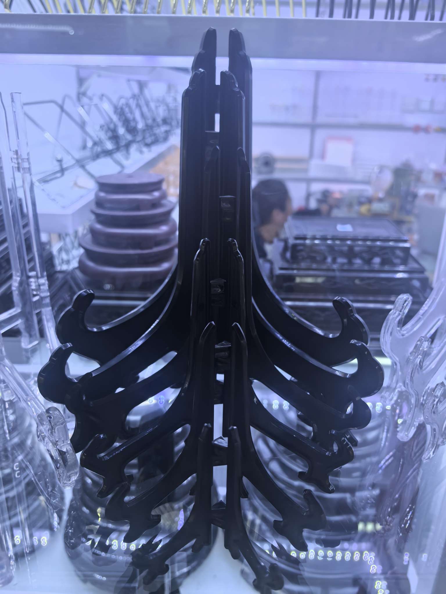 透明塑料挂盘架盘支架盘子架支架托盘架塑料盘支架挂盘架陶瓷展示架 普洱茶展示架 盘子支架展示架盘架 支架摆件可折叠 置物架详情图2