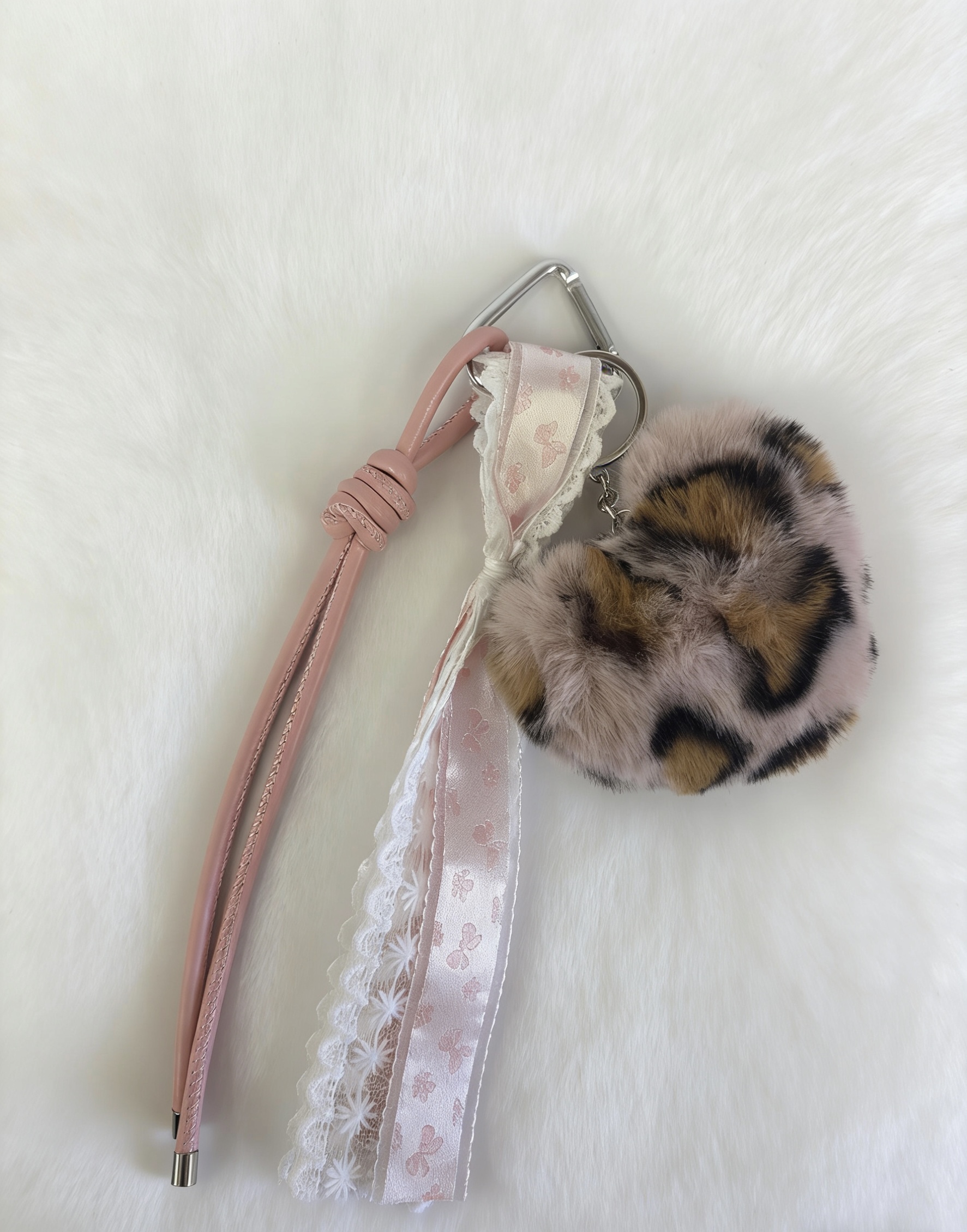 包挂/包包挂件/挂件/挂绳挂件/露营毛绒挂件产品图