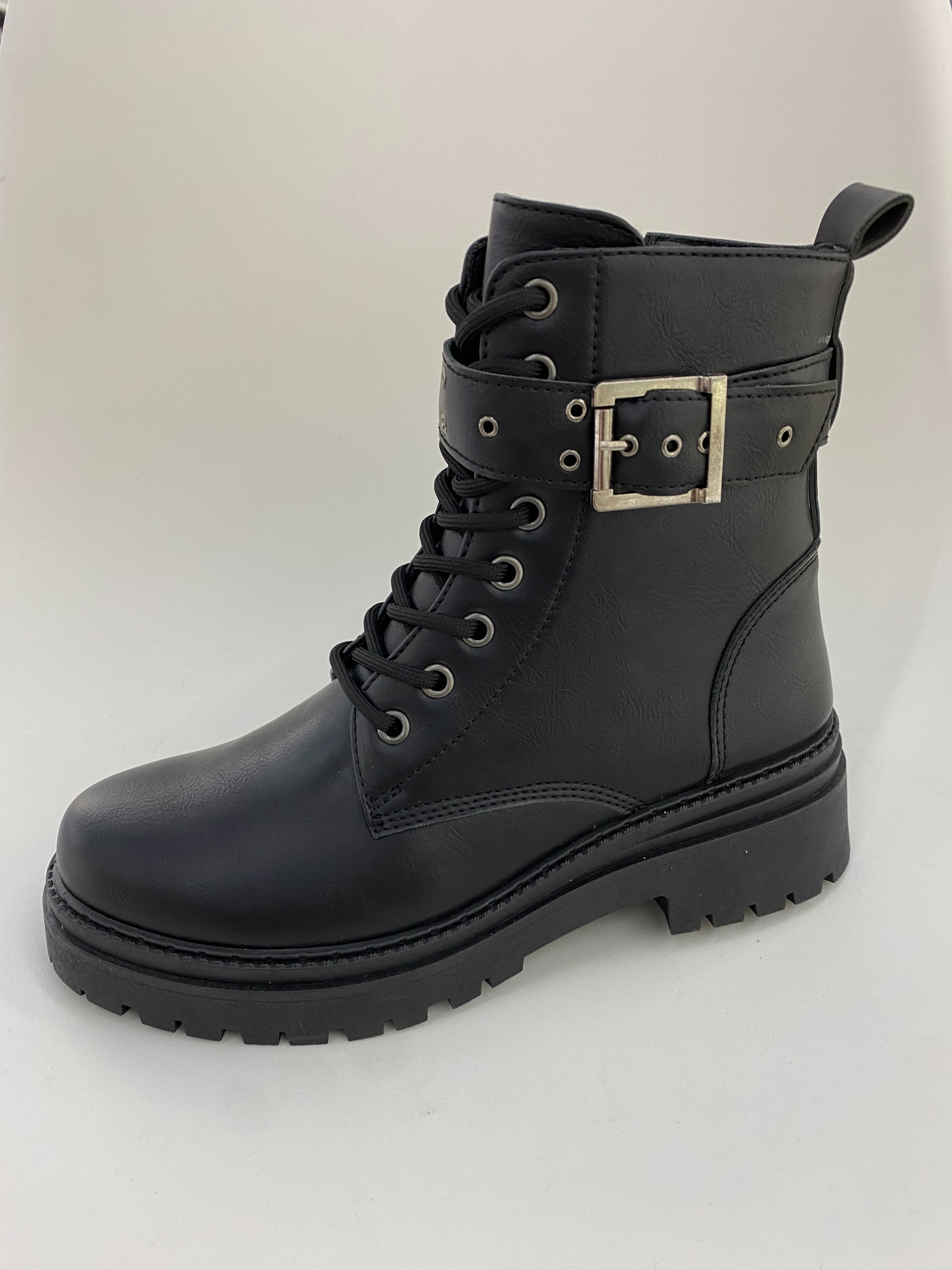 Winter women's Martin boots are thick-soled, fashionable and casual boots full figure