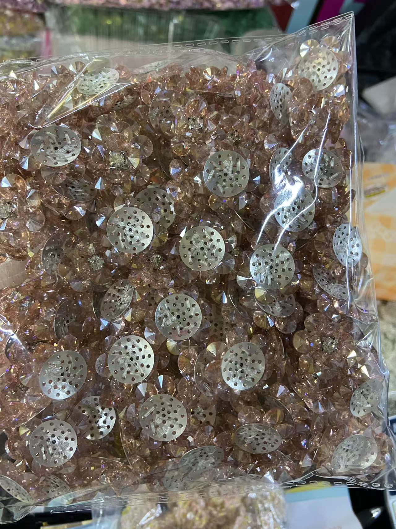 火鸡羽毛胸针/花艺材料毛绒/婚纱立体花胸花/鞋头花/珍珠产品图