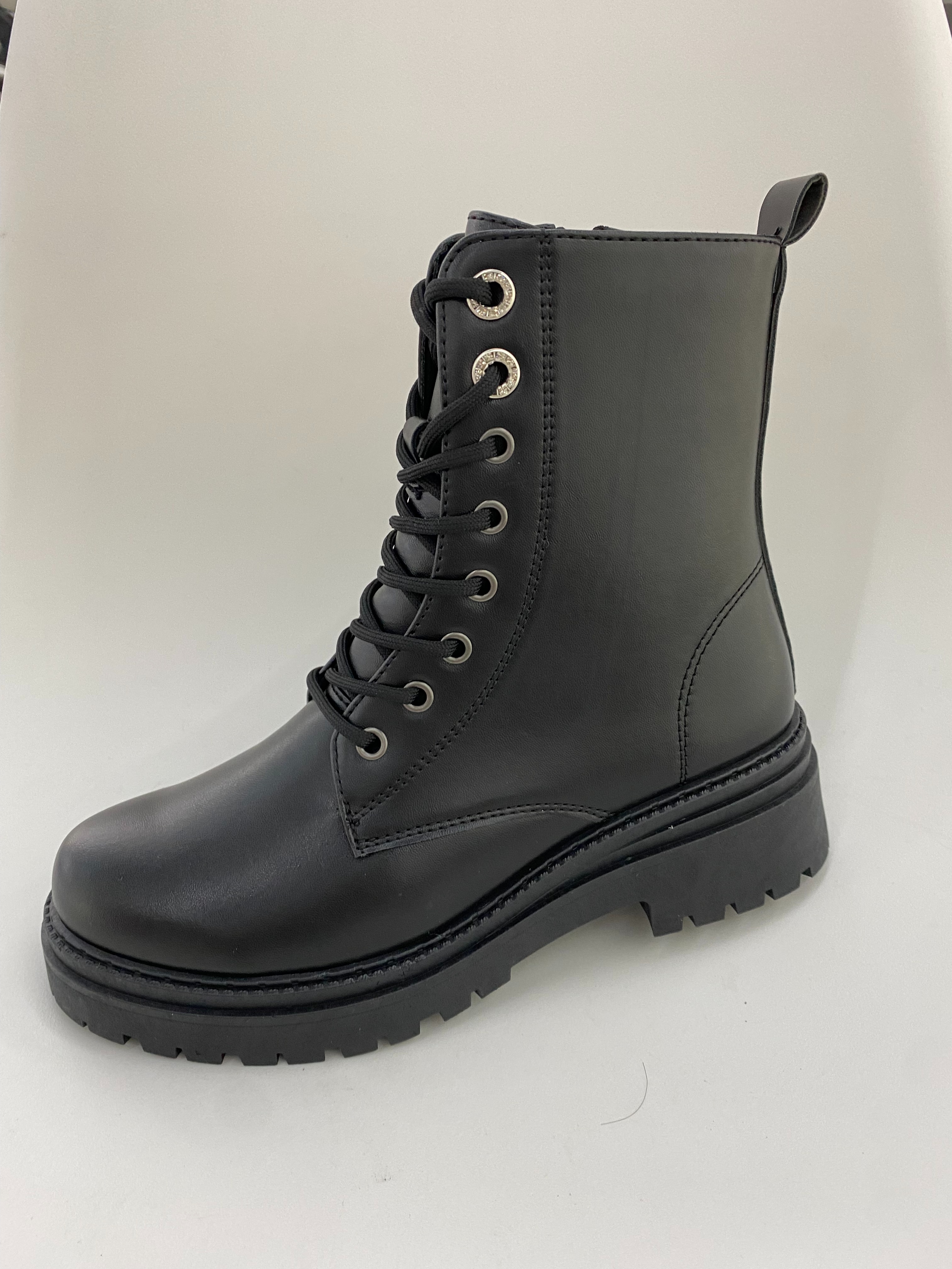 Women's high-top fashionable thick-soled leather Martens boots and casual shoes details Picture