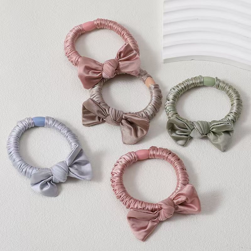 The new style of hair tie in 2024 features a simple pearl-like hair band, a large intestine band, and a high-elasticity thick leather band for women to tie their hair detail image 10