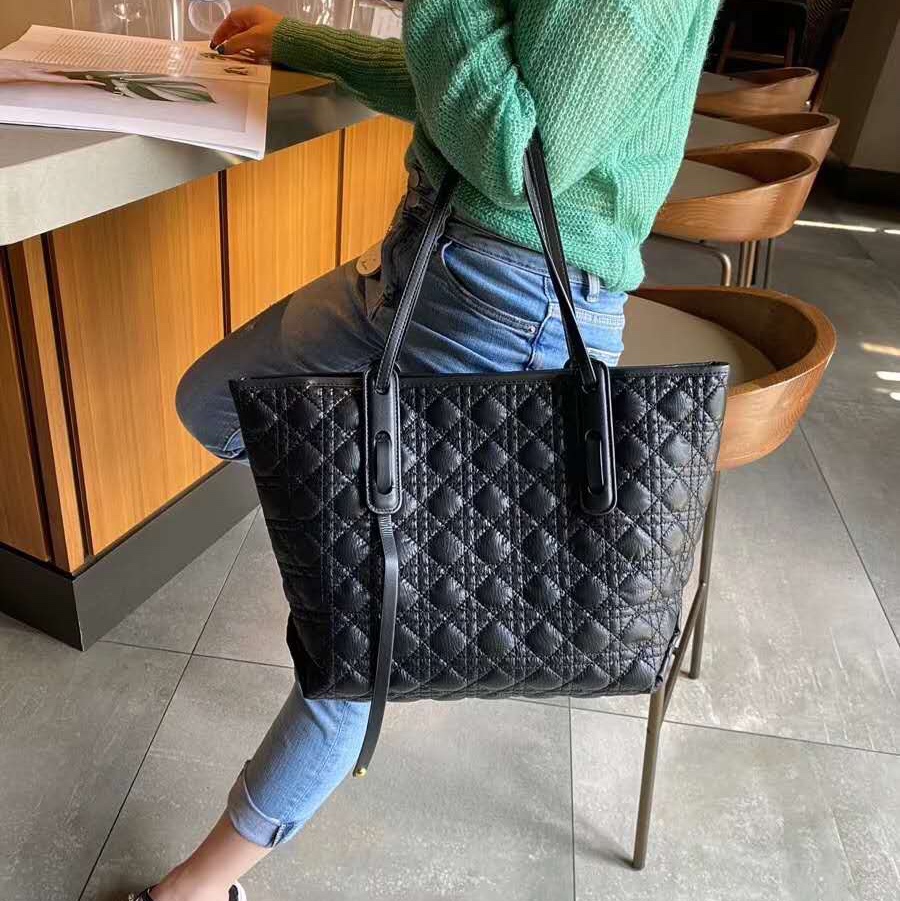 女包时尚女包时尚手提包黑色菱格纹手提包