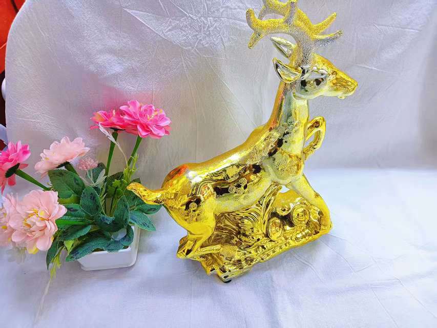 Light luxury style golden deer animal ornaments, wealth-attracting golden deer art ornaments, living room fantasy wealth-attracting deer handicraft ornaments detail image 2