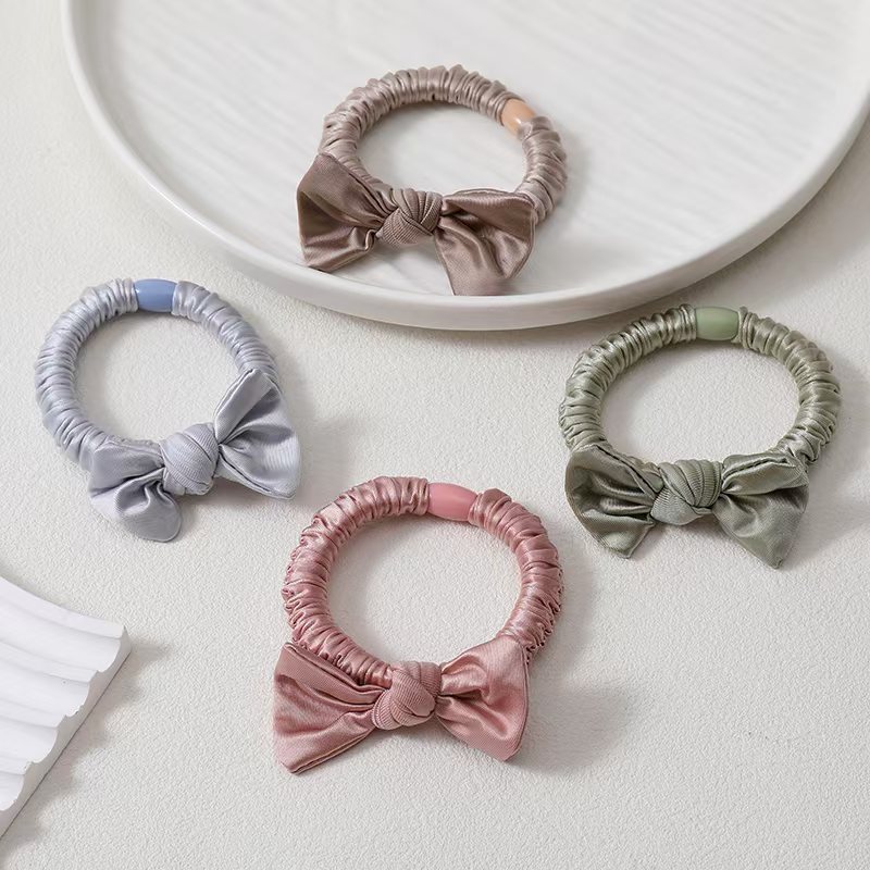 The new style of hair tie in 2024 features a simple pearl-like hair band, a large intestine band, and a high-elasticity thick leather band for women to tie their hair detail image 8