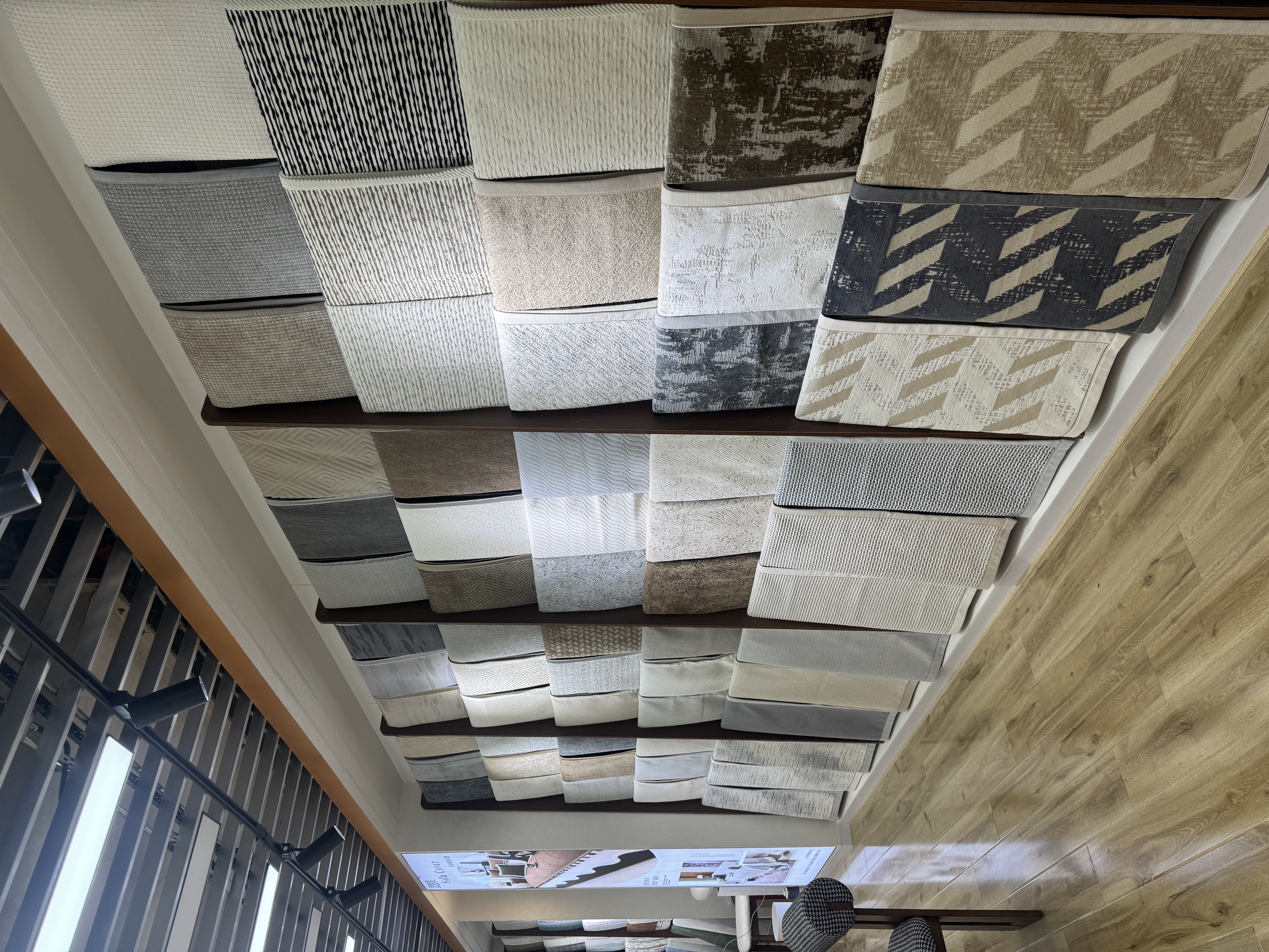 Pujiang Yilianjiao Home Products Co., LTD describe pic - 1