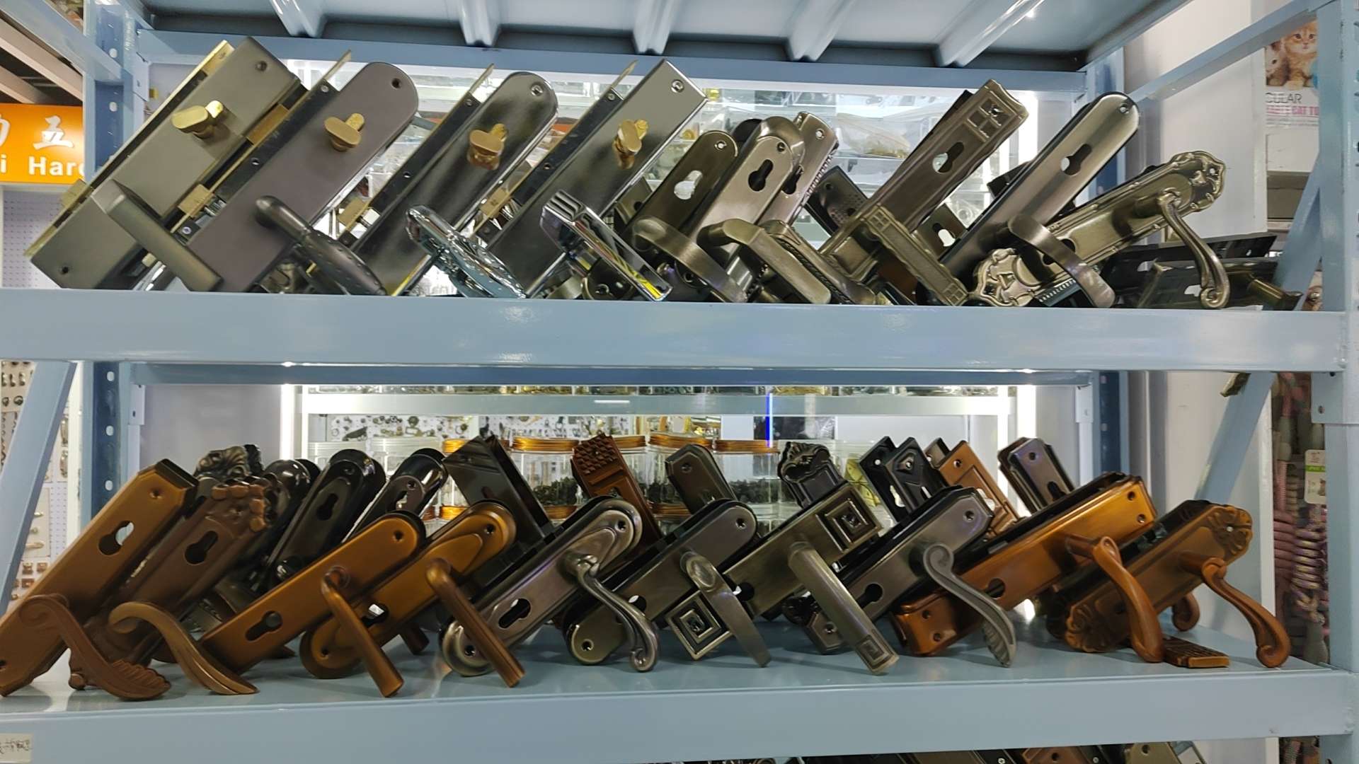 机械门锁实物图