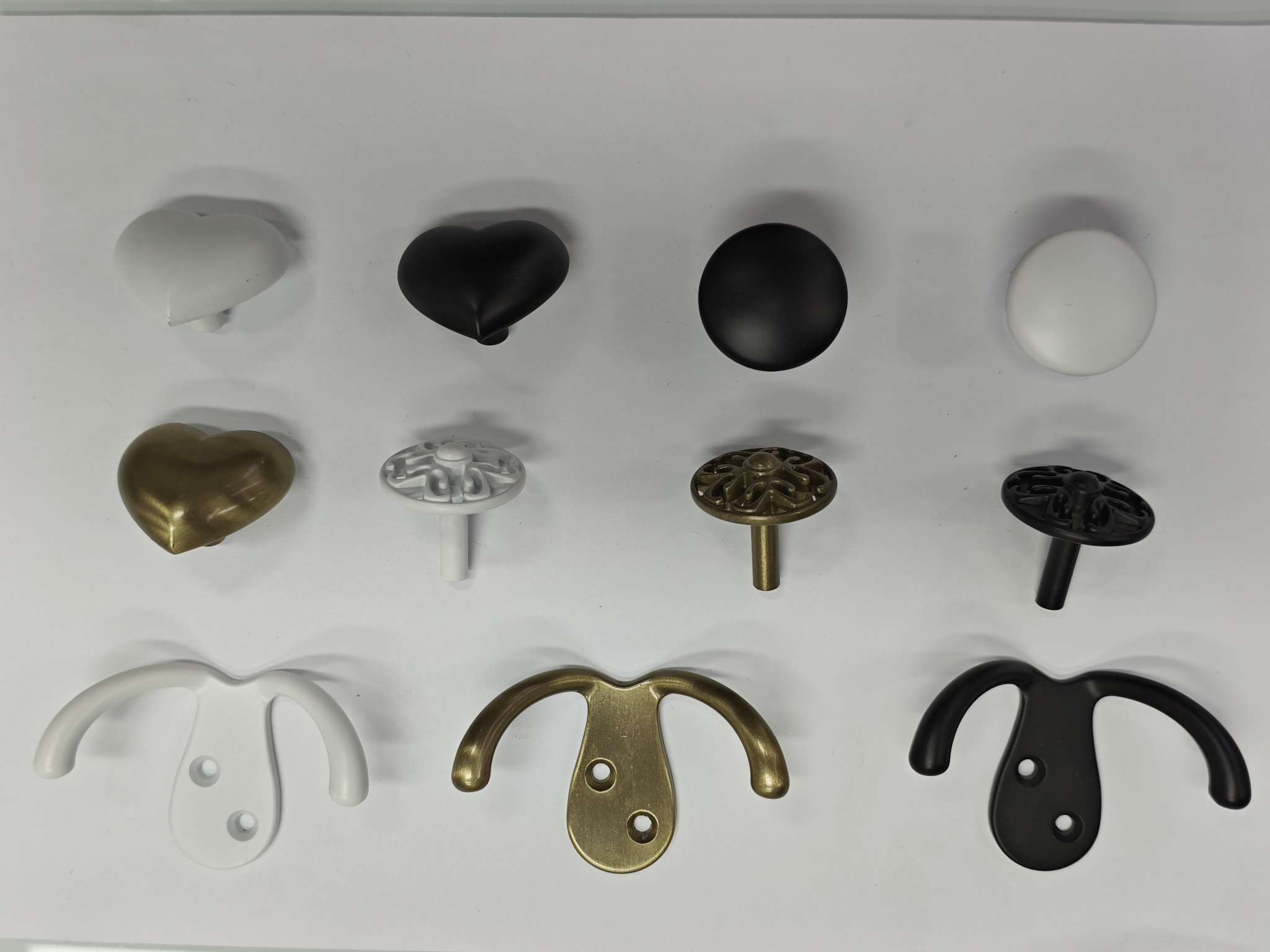 锌合金拉手衣帽钩细节图