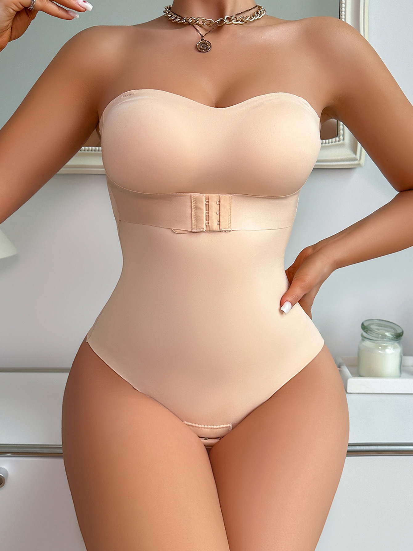 One-piece shapewear for women, invisible shoulder straps, anti-slip strips, abdominal buttons, compression corset, Skims, Amazon details Picture