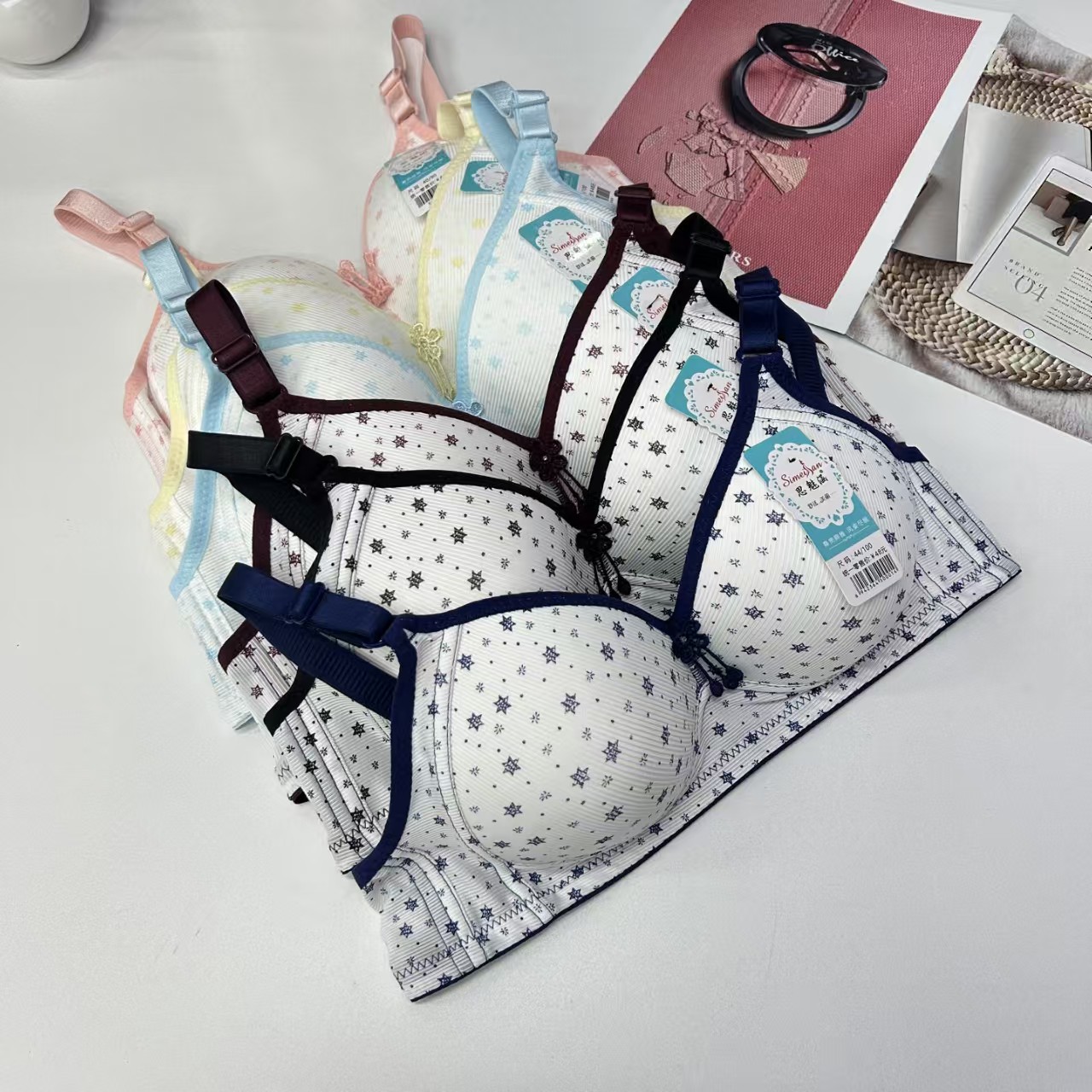 FCM-1801# Women's bras for export to the Middle East and Africa, comfortable gathering women's bras without underwire QNI Item Picture